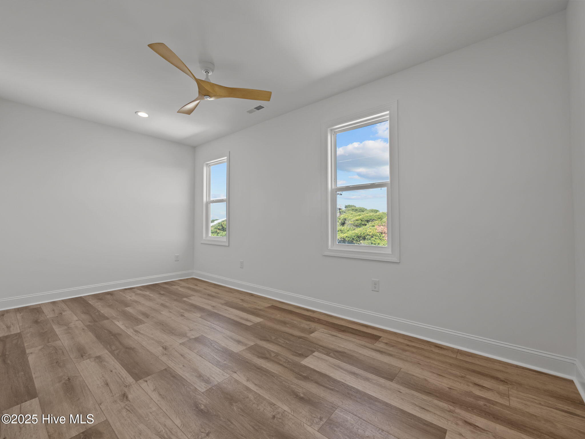 1707 Emerald Drive Property Photo 39
