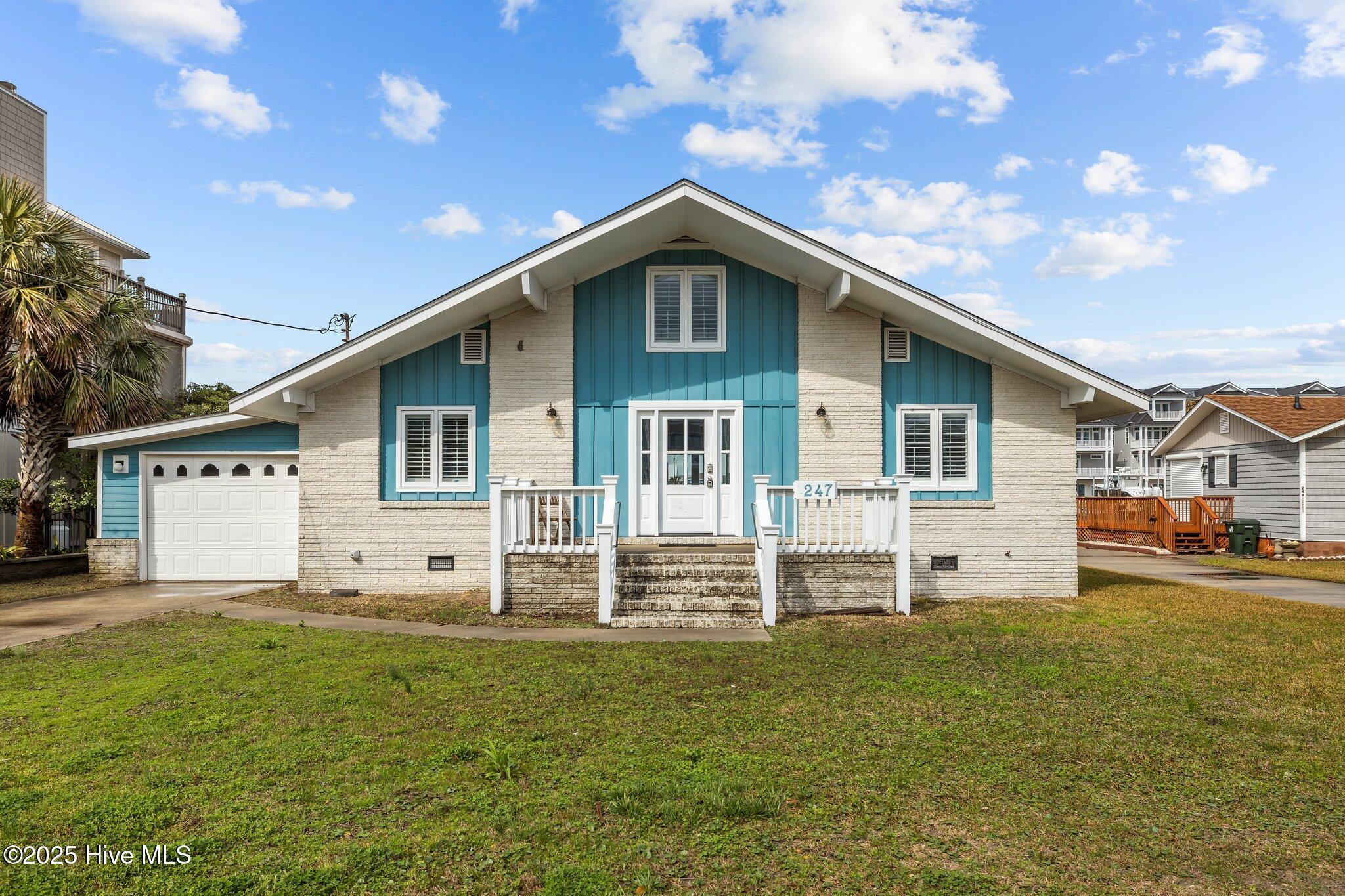 247 Bayview Boulevard Property Photo 1