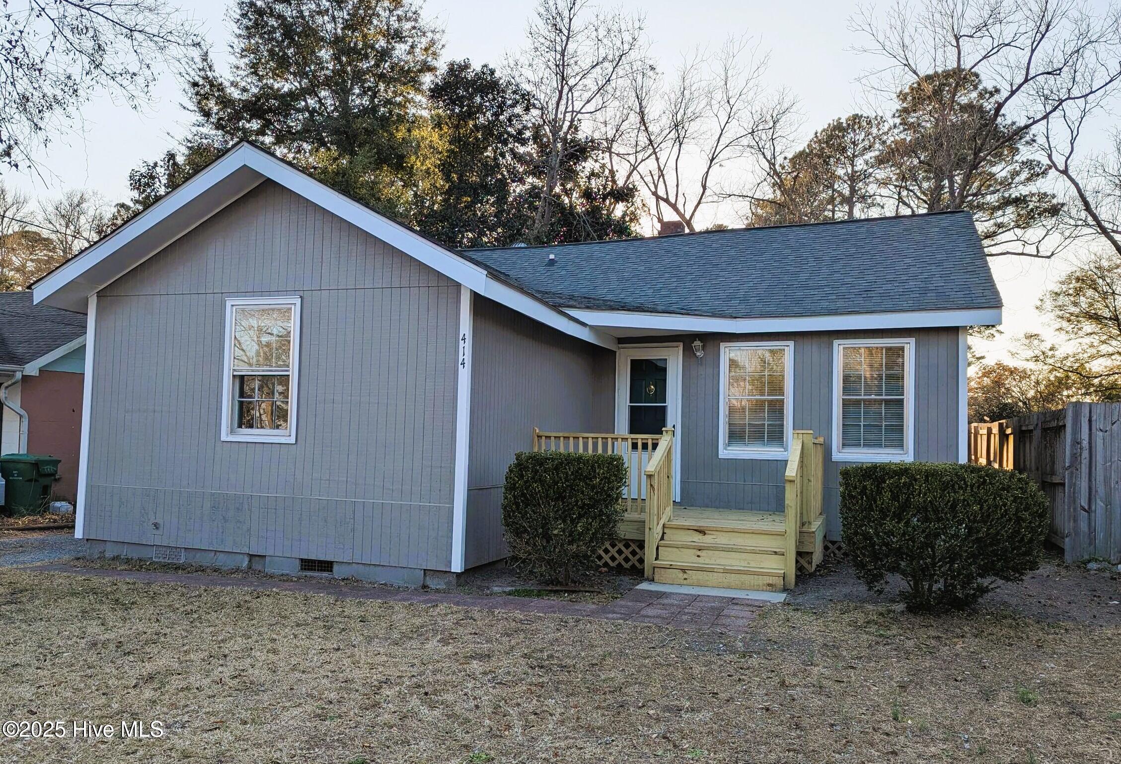 414 Mercer Avenue Property Photo