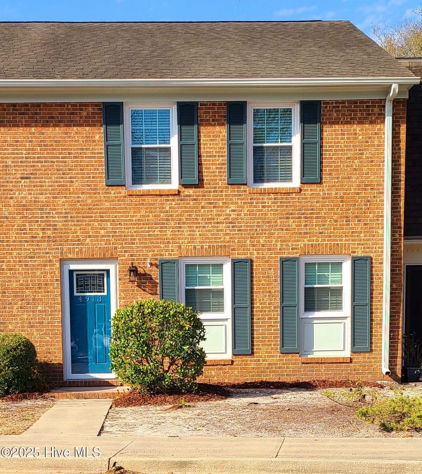 4913 Seabrook Court Property Photo