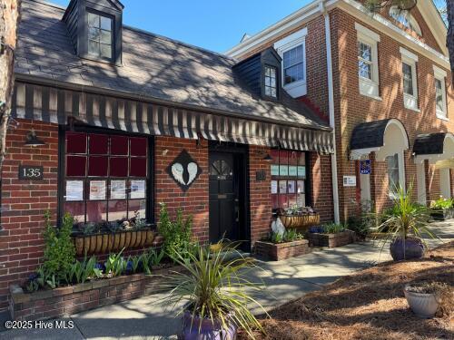135 E Pennsylvania Avenue Property Photo