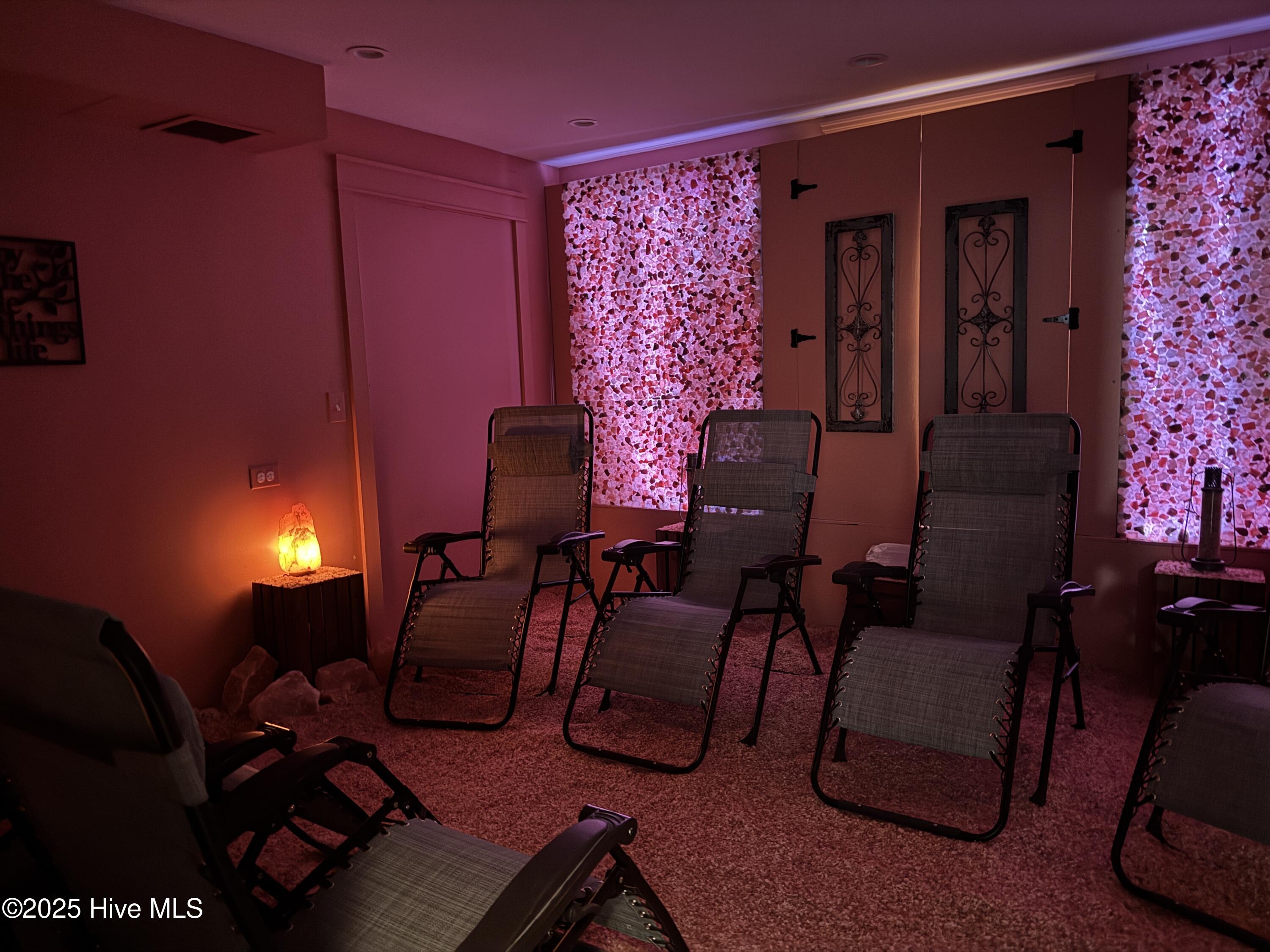 135 E Pennsylvania Avenue Property Photo 13