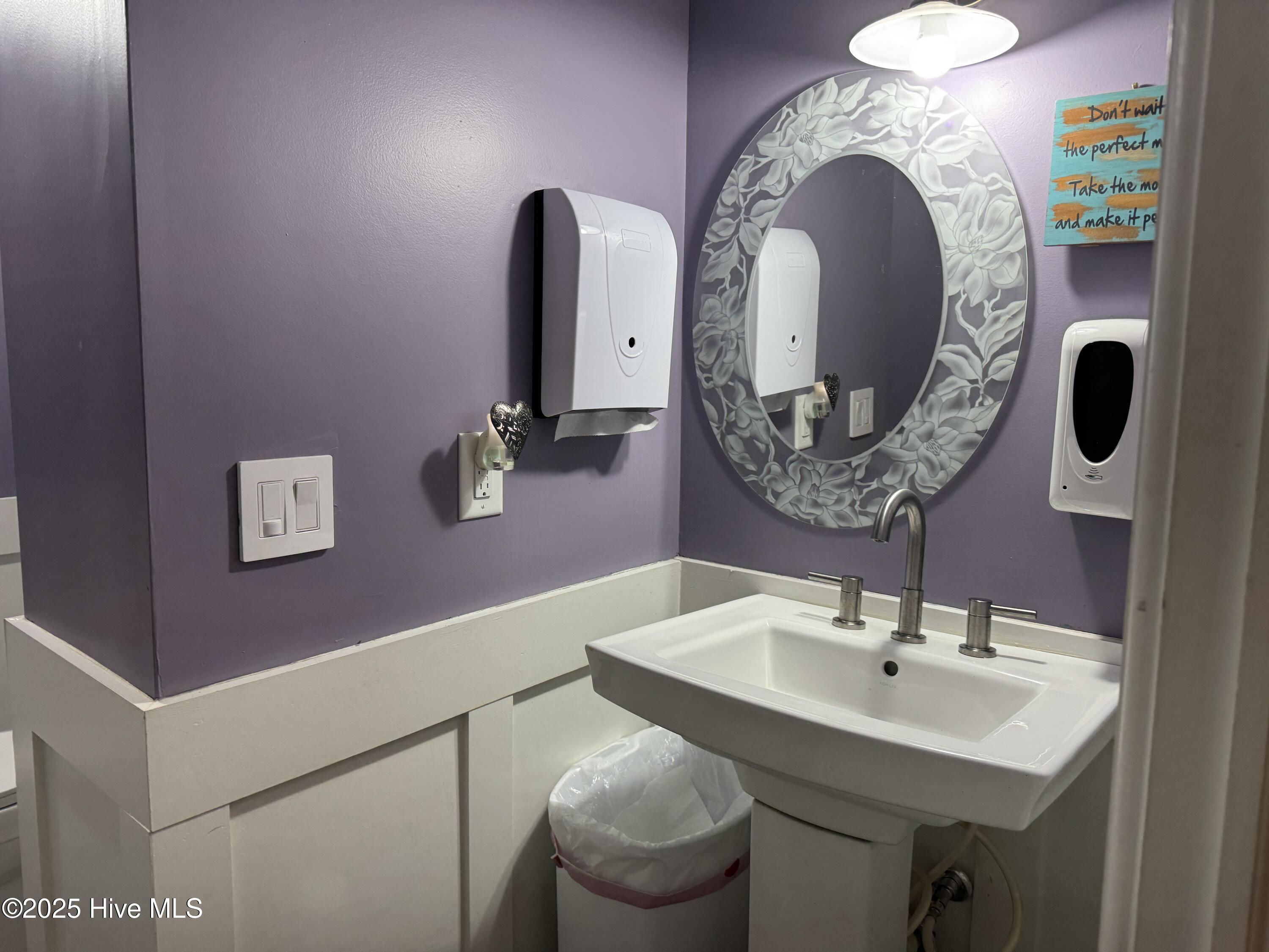 135 E Pennsylvania Avenue Property Photo 16