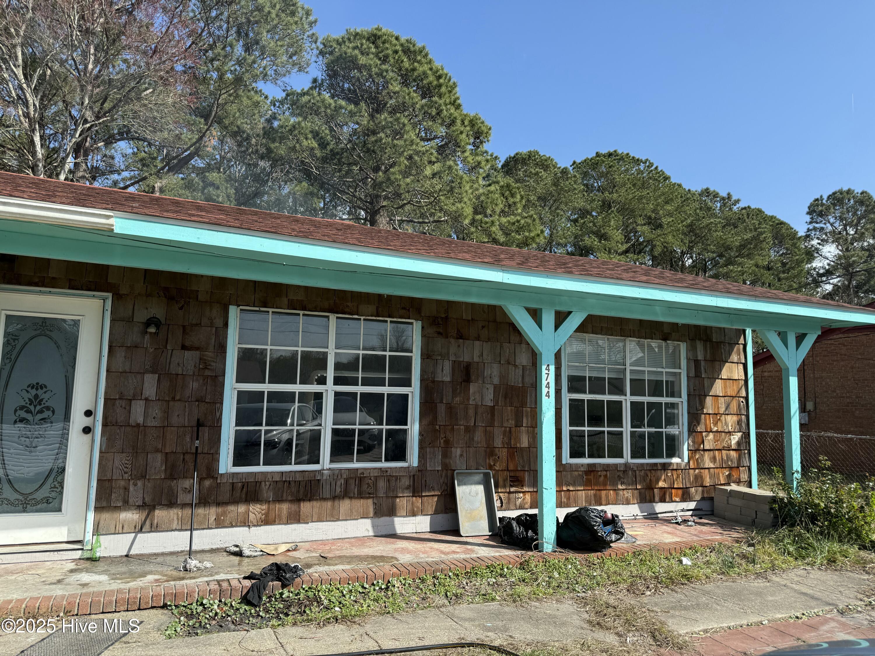 4744 Oakview Drive Property Photo