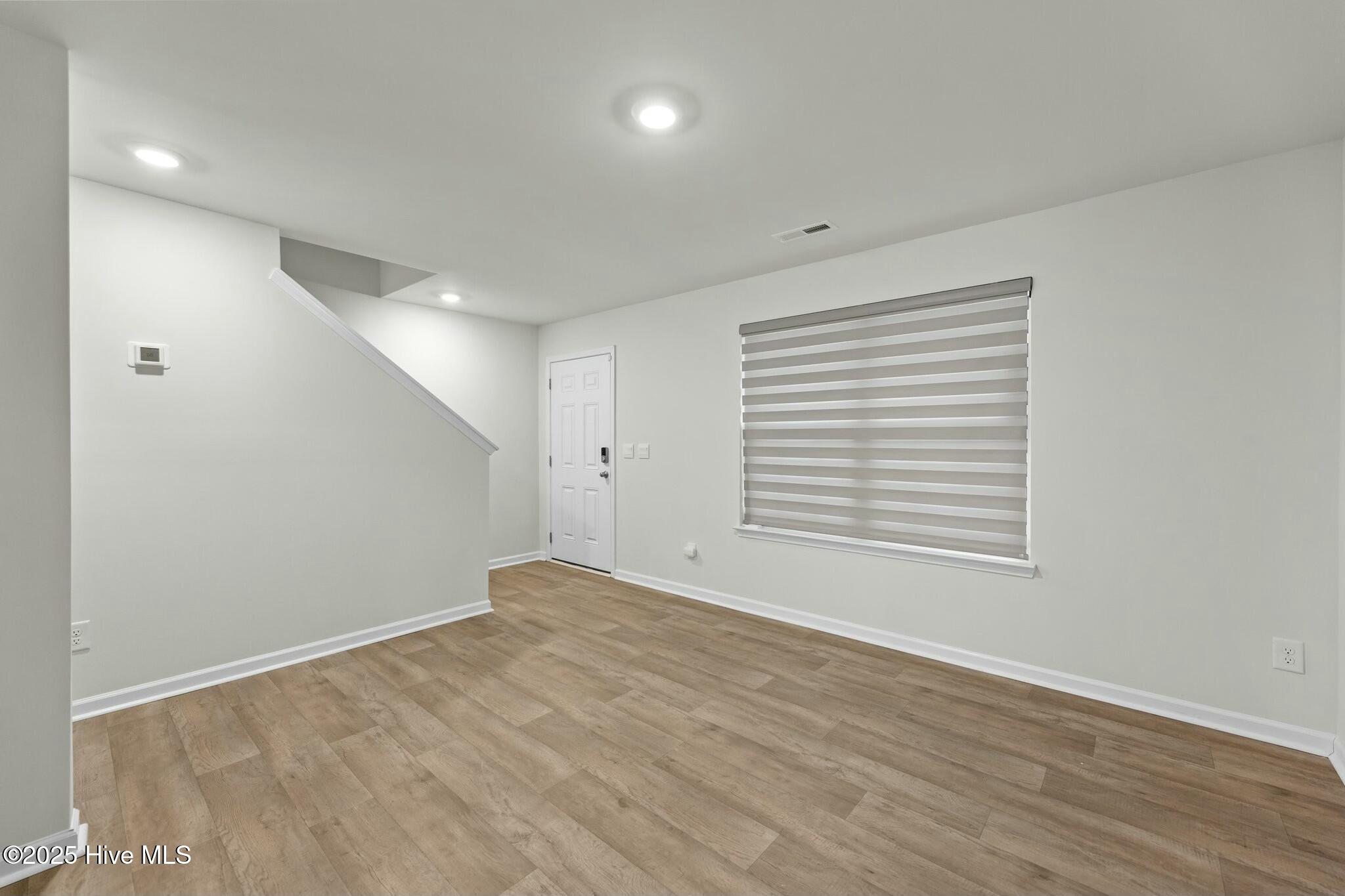 909 Riverstone Drive Property Photo 7
