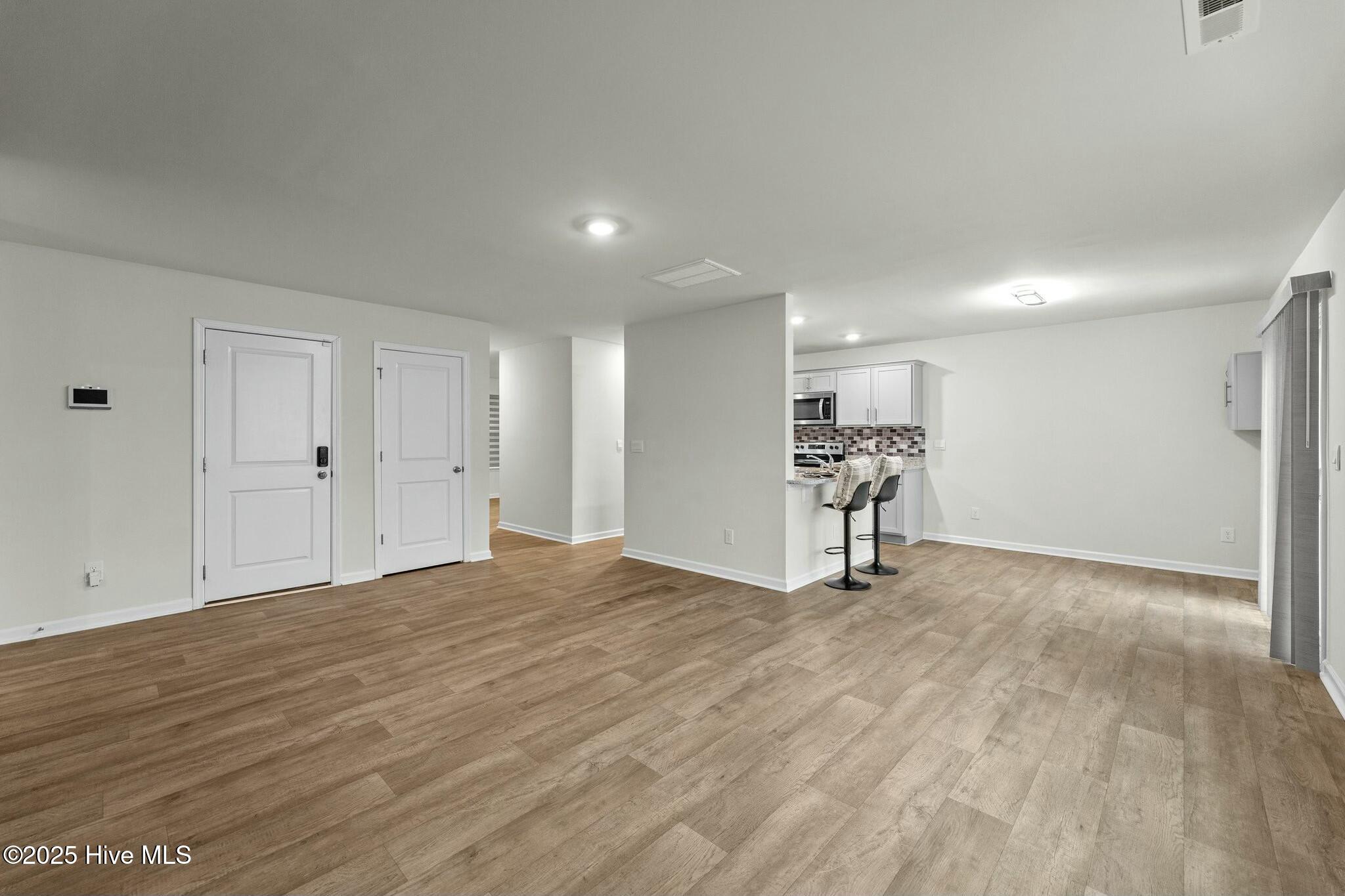 909 Riverstone Drive Property Photo 13