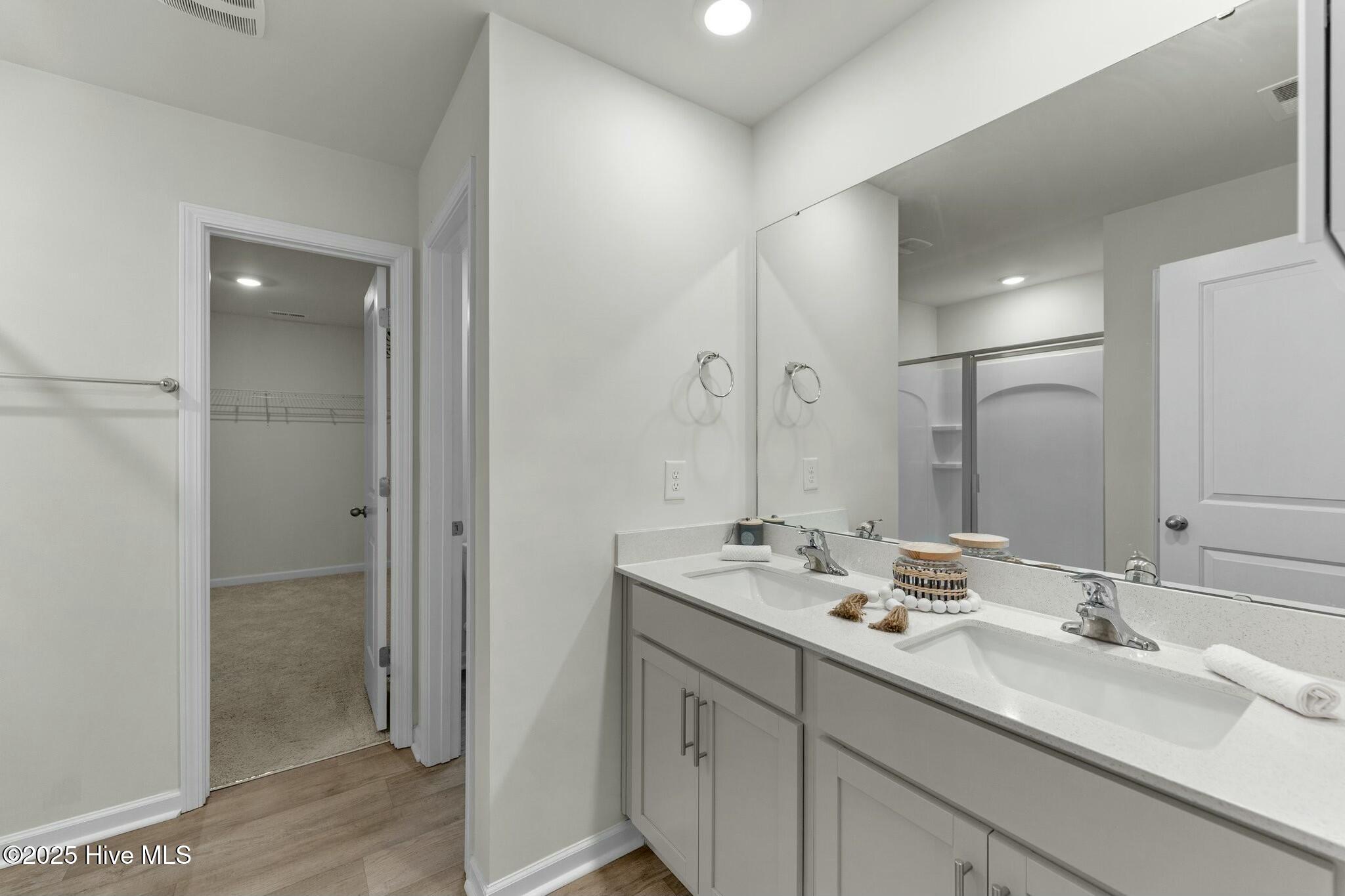 909 Riverstone Drive Property Photo 23