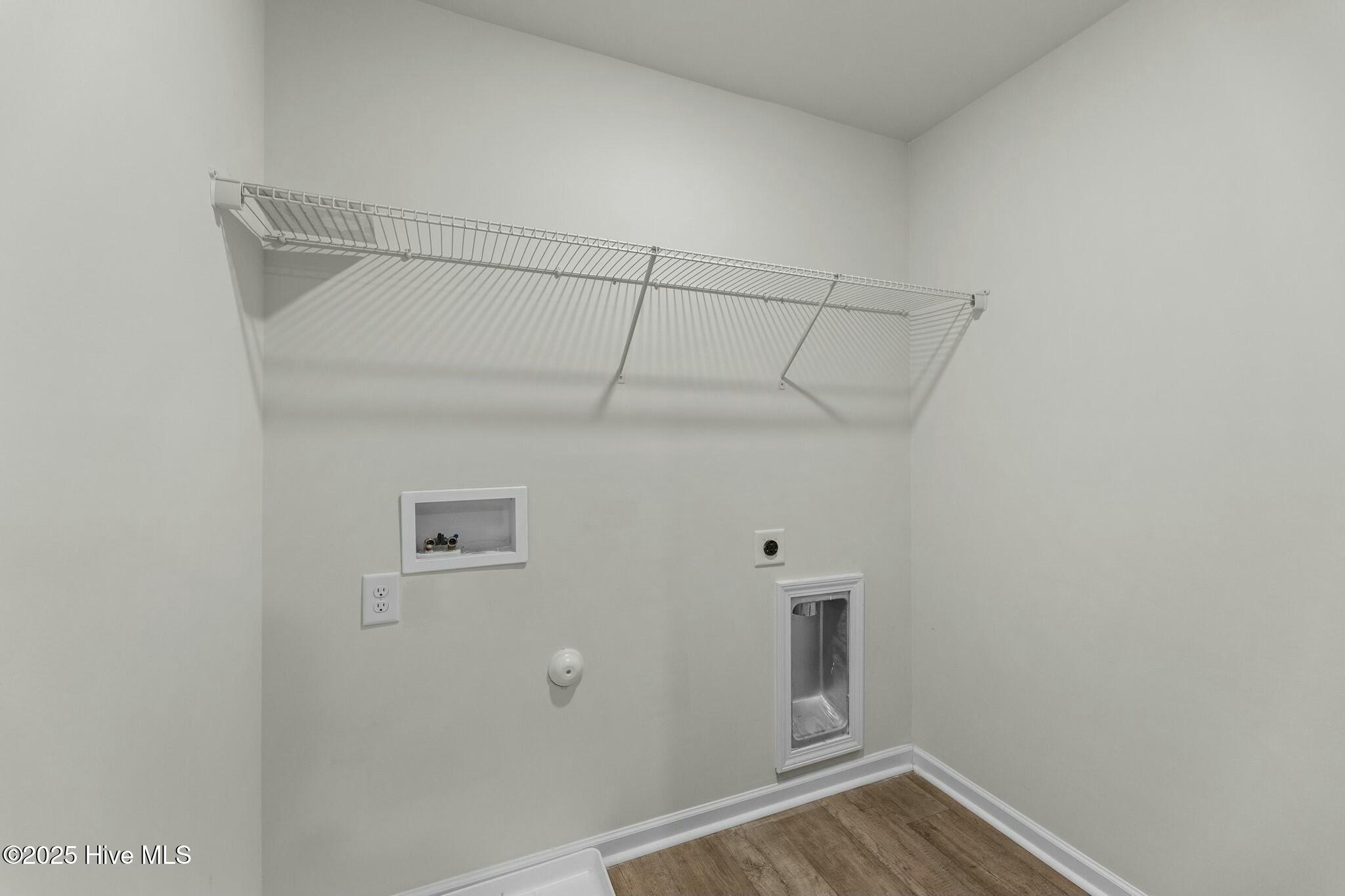 909 Riverstone Drive Property Photo 26