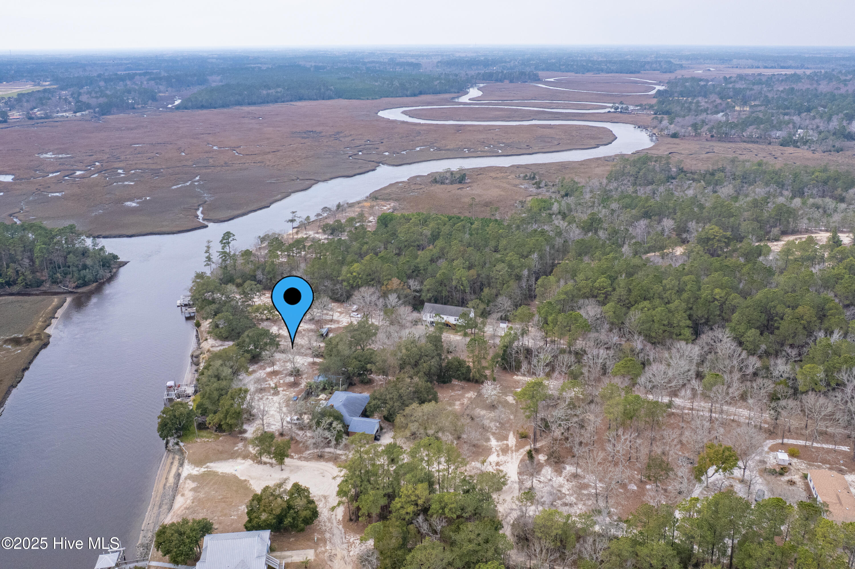 109 Currituck Road Property Photo 5