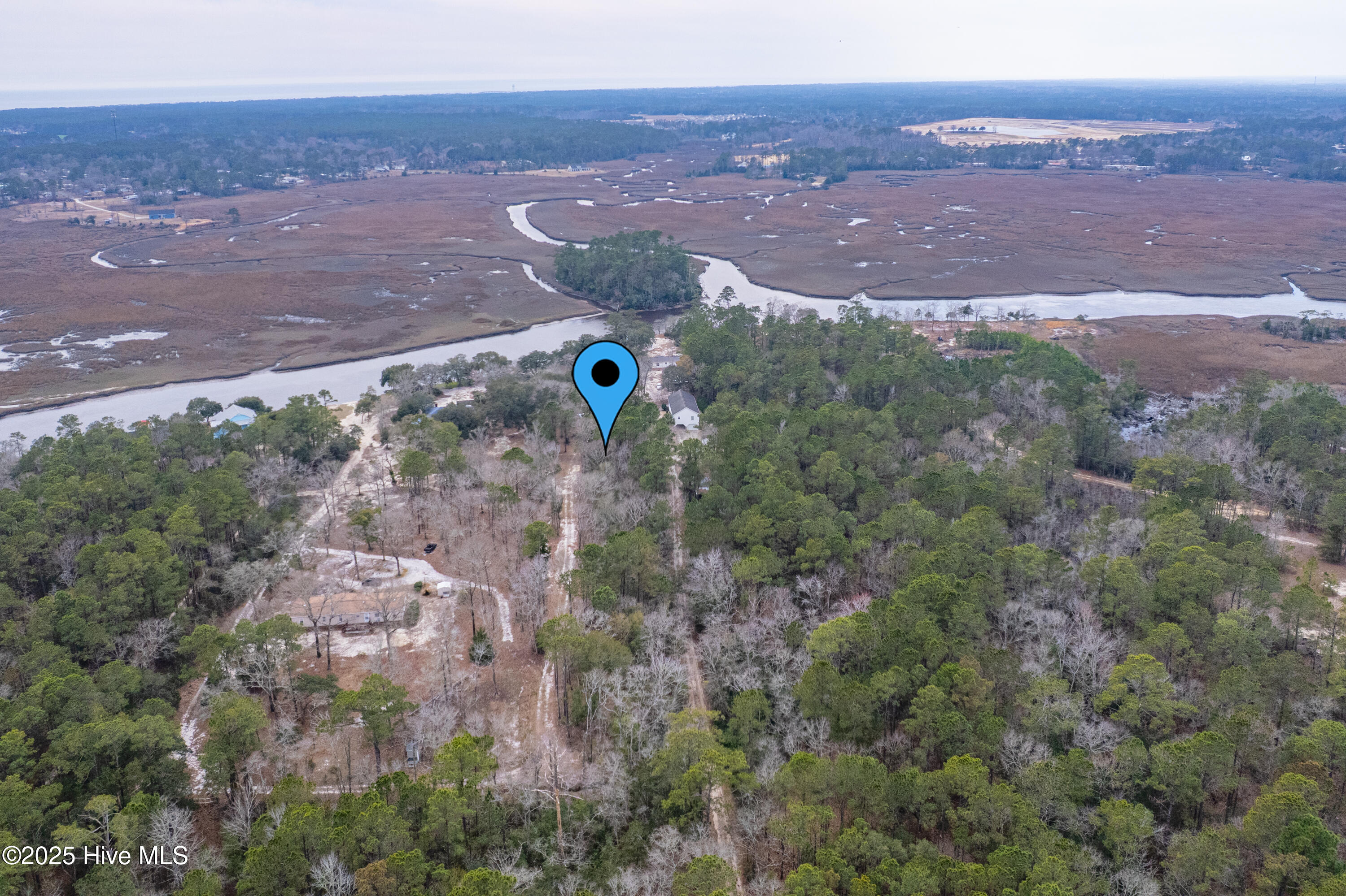 109 Currituck Road Property Photo 7
