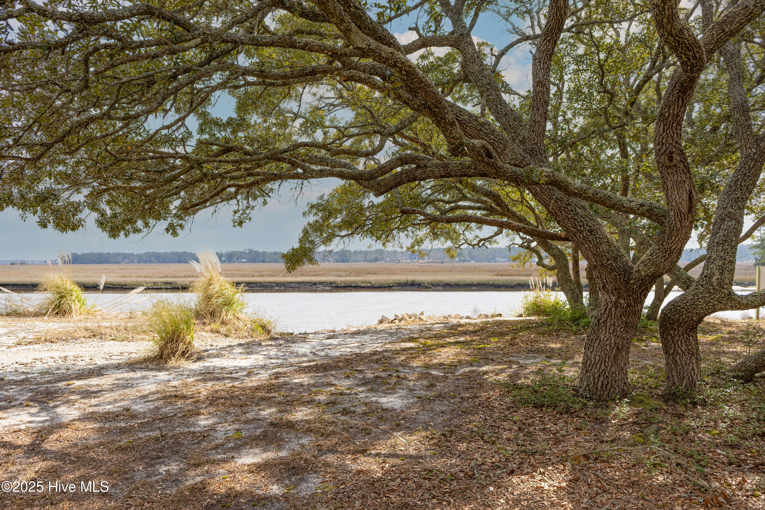 109 Currituck Road Property Photo 12