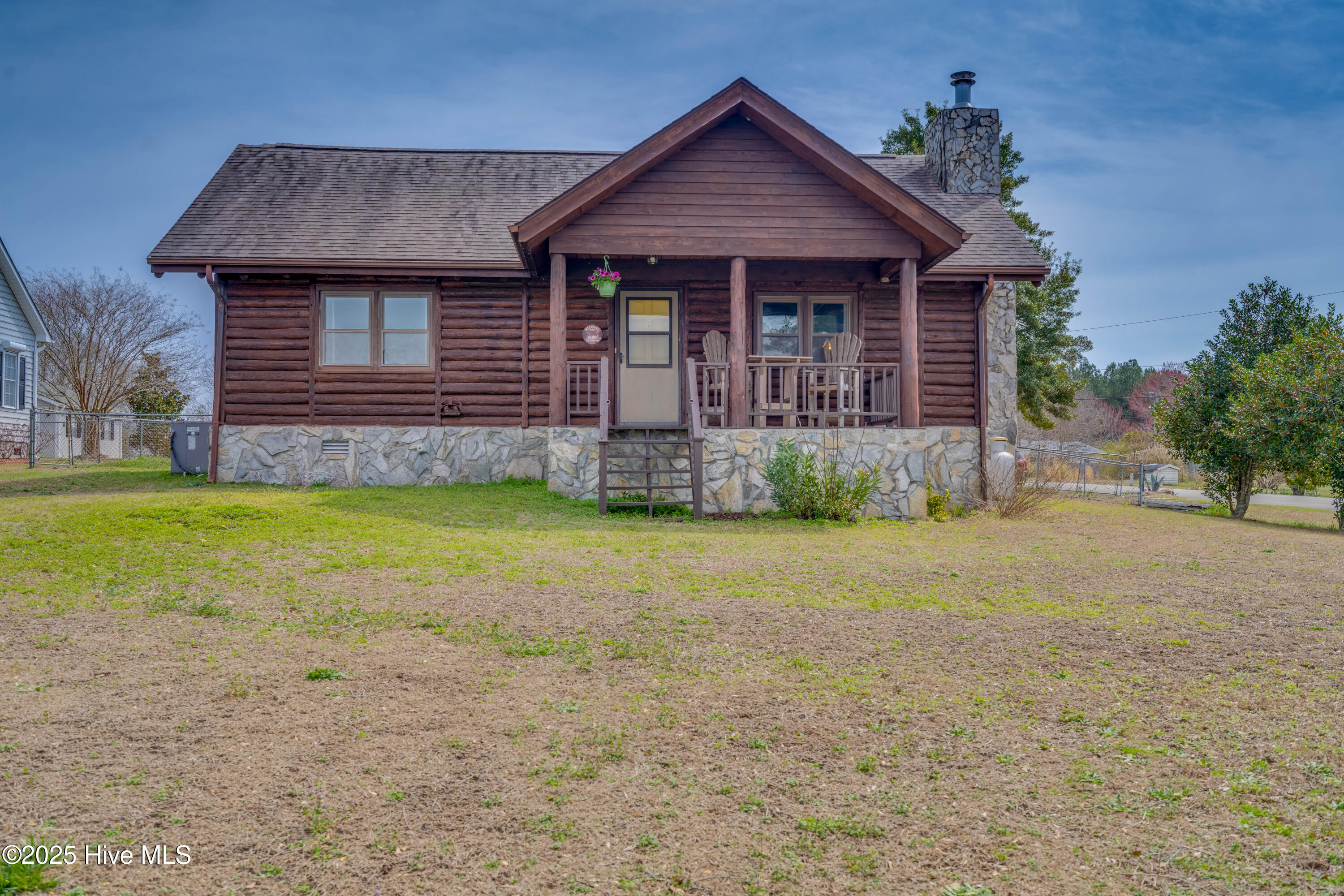 Great Neck Shores Real Estate Listings Main Image