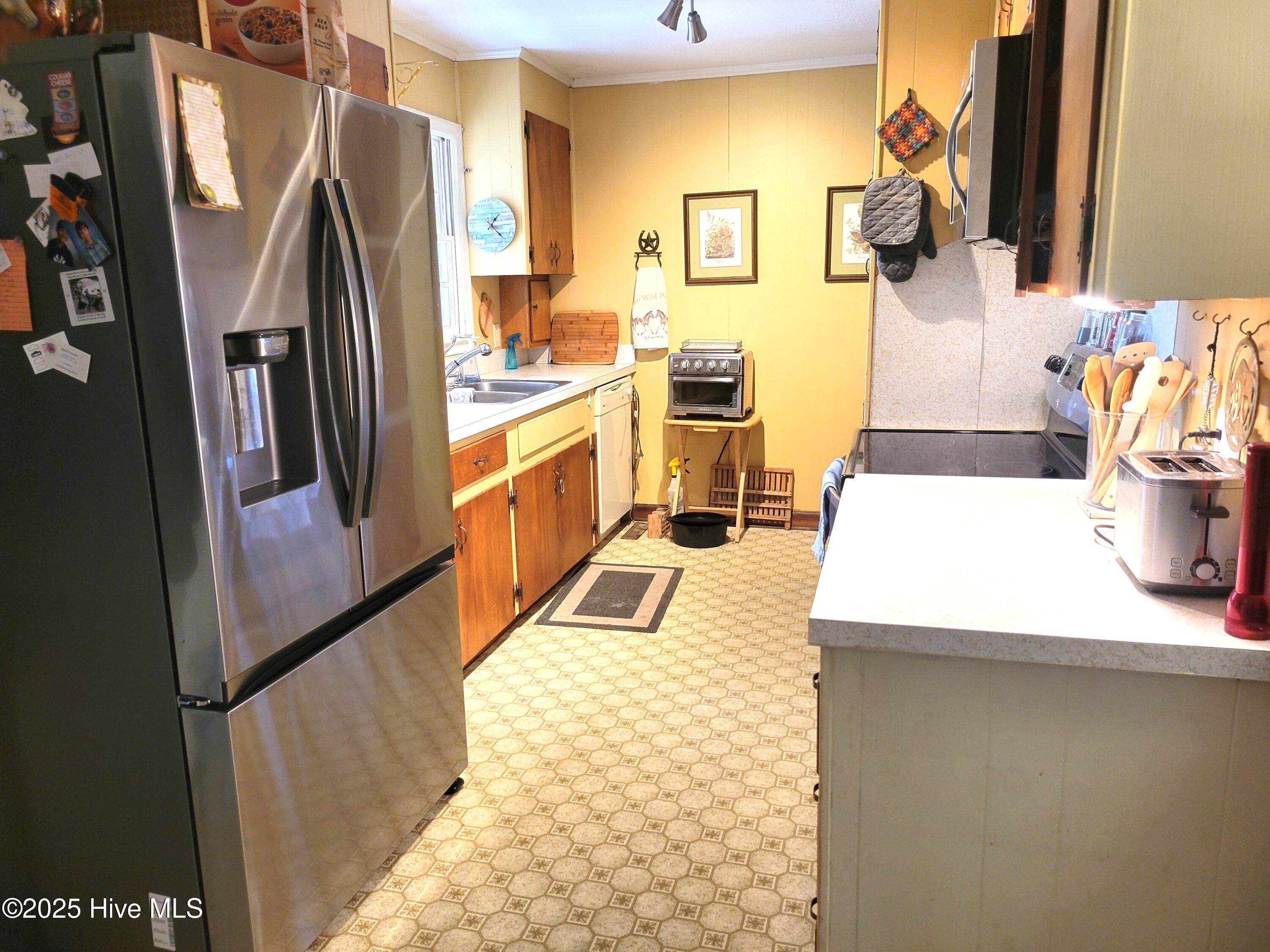 320 Shields Road Property Photo 11