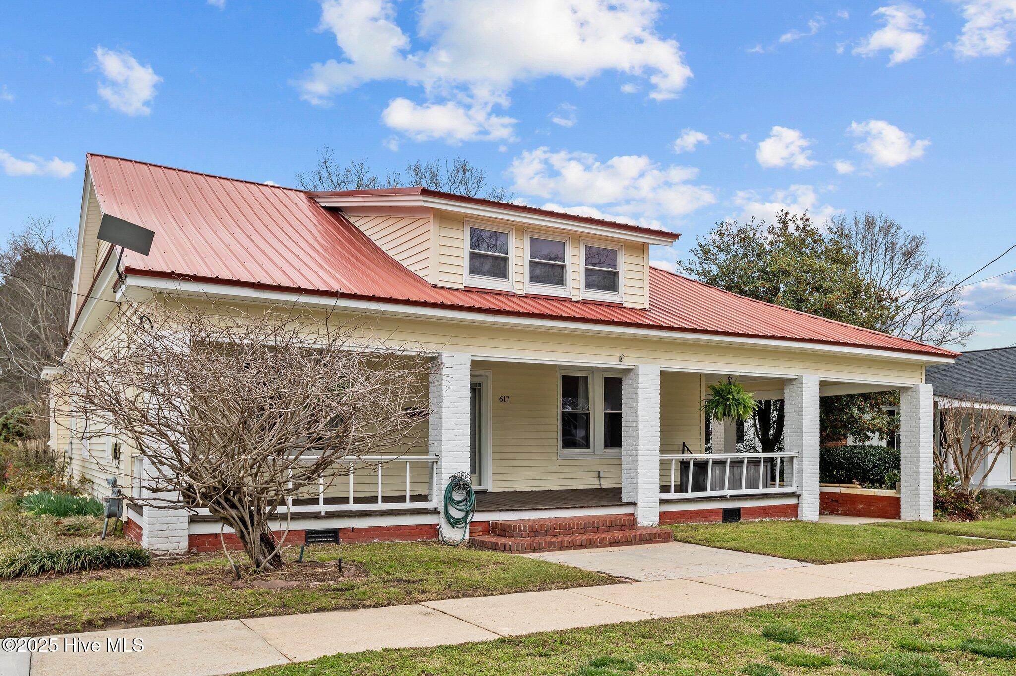 617 Second Street Property Photo