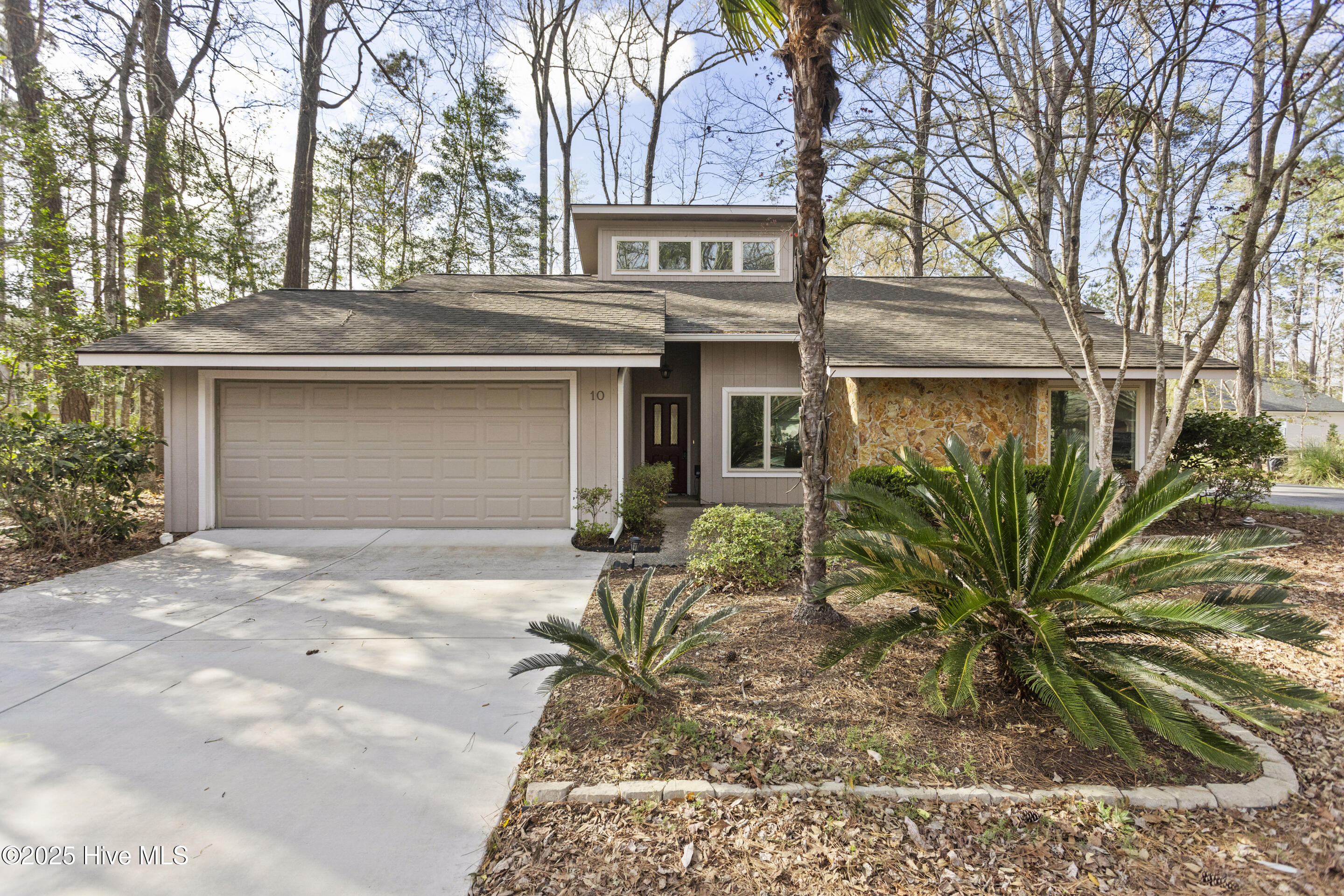 10 Northwest Drive Property Photo