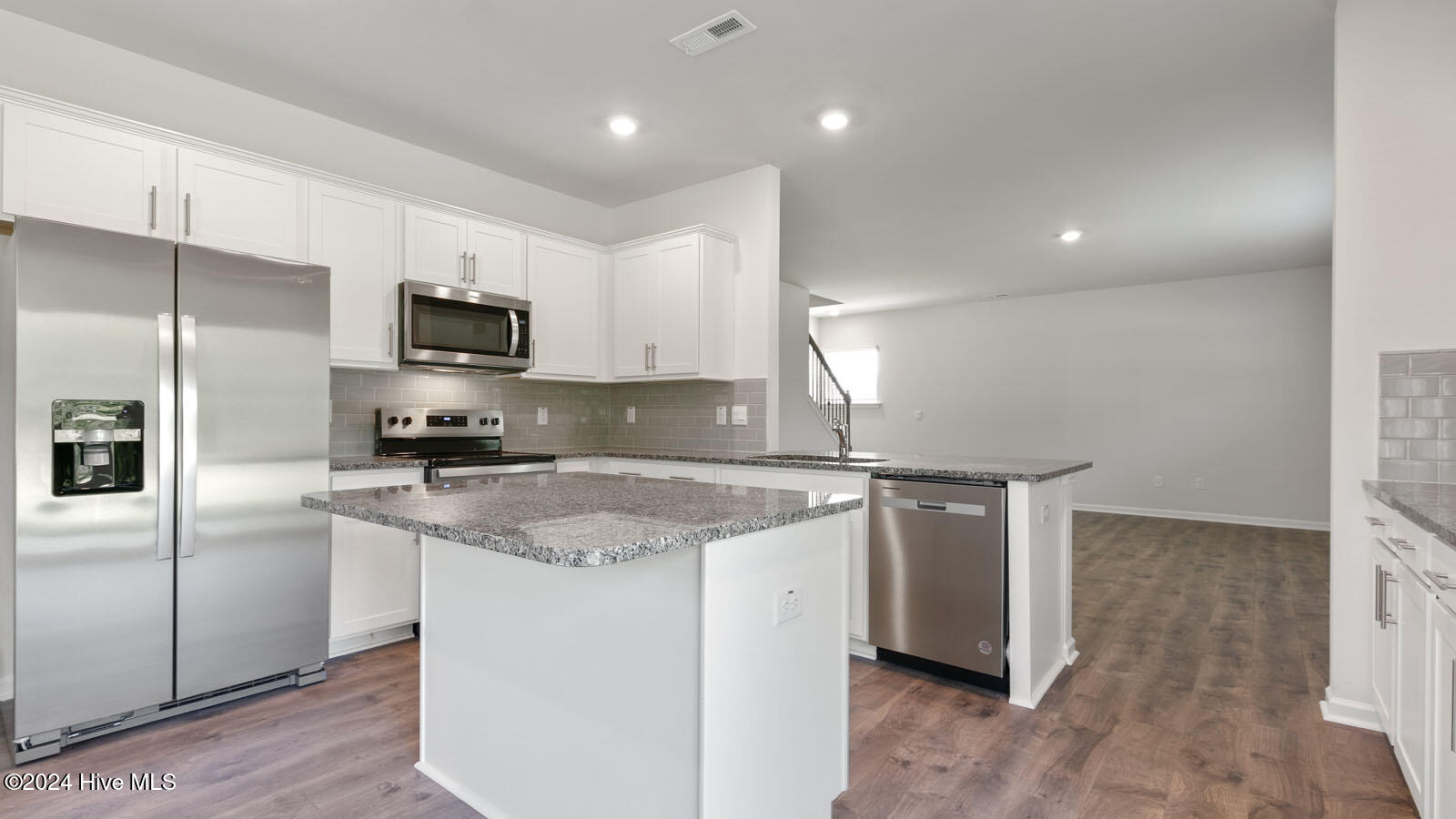 1005 Ocean Court Property Photo 3