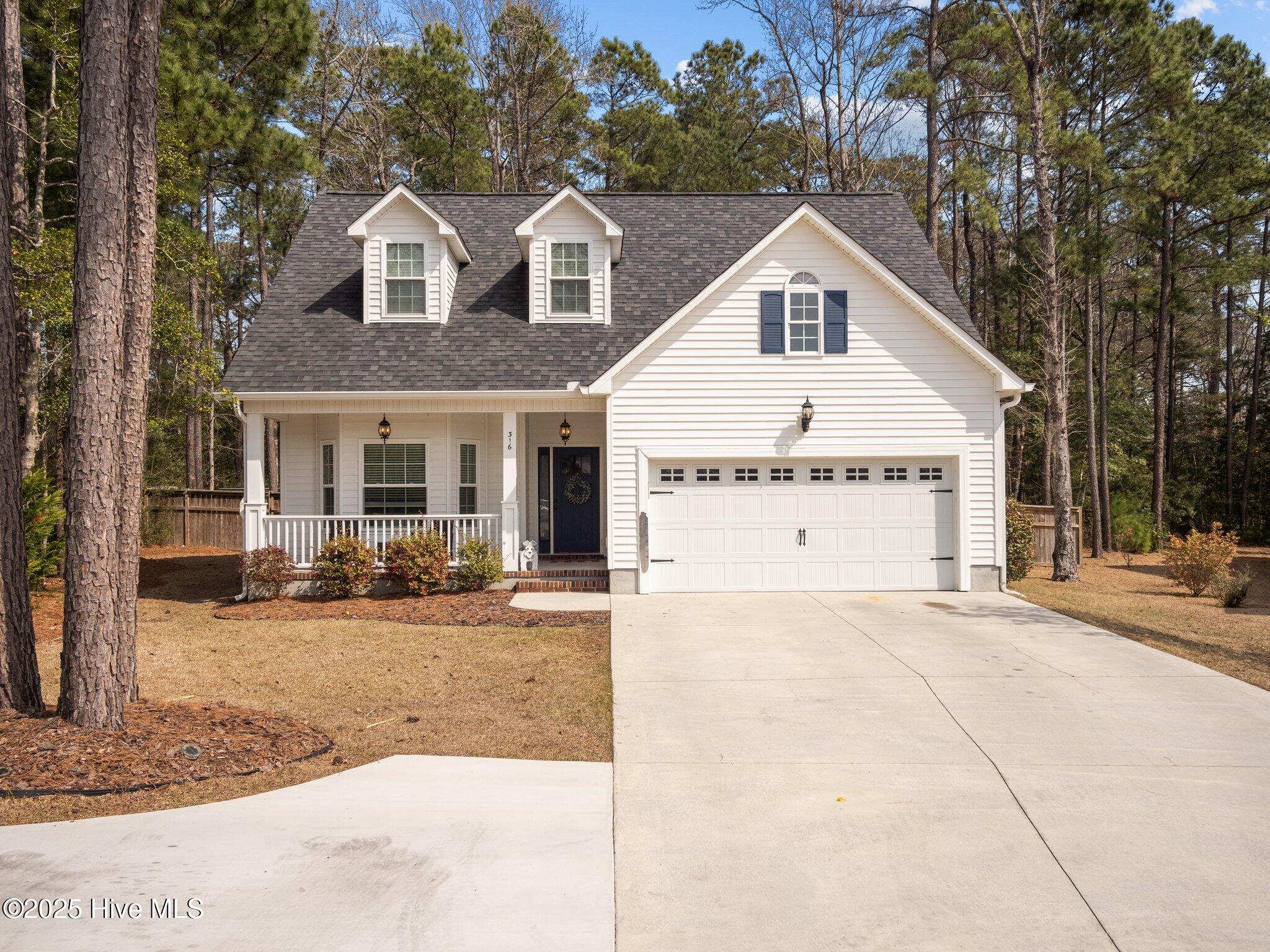 316 Oak Ridge Court Property Photo