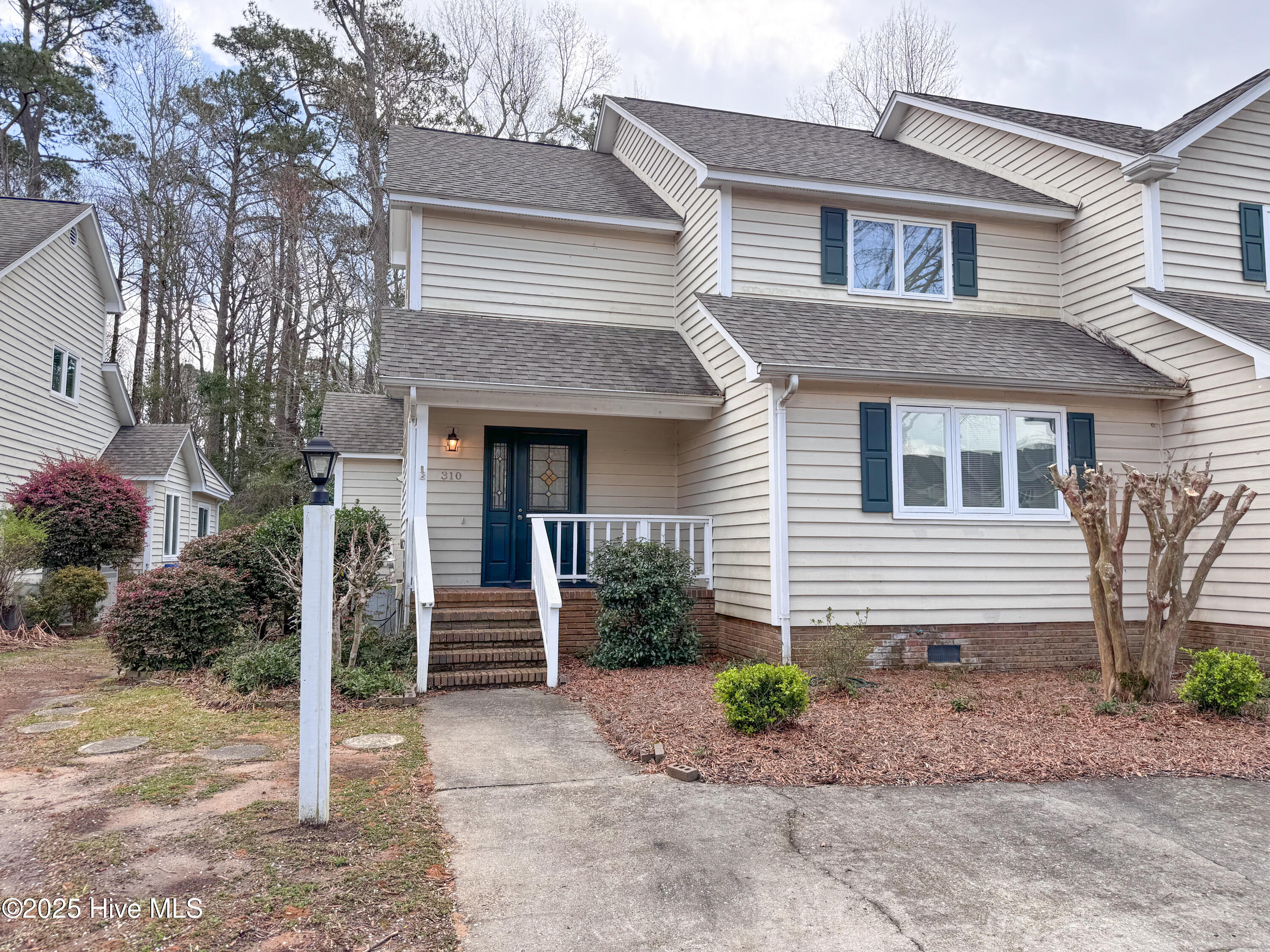 310 Wimbledon Court Property Photo