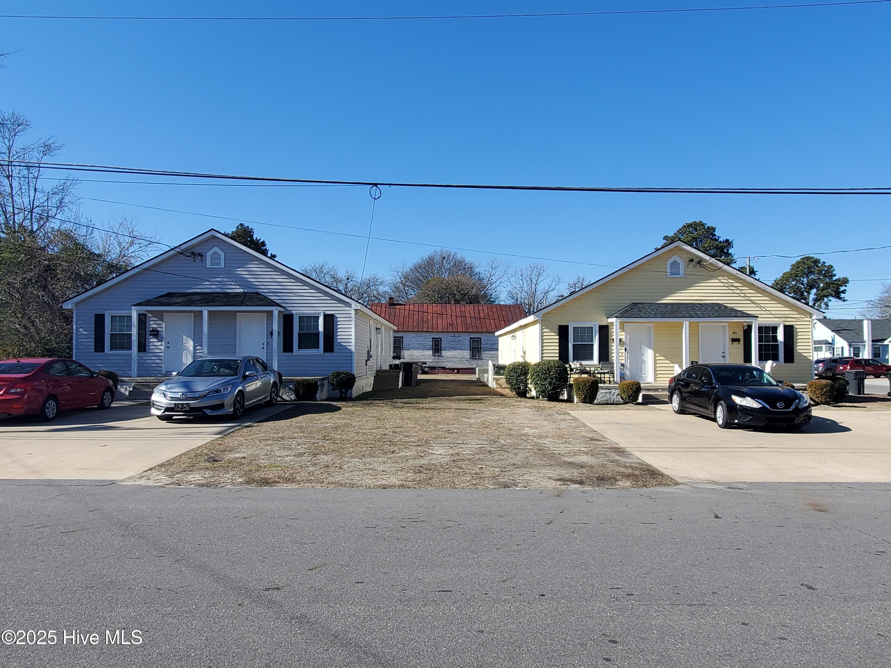 819 Maple Street Property Photo
