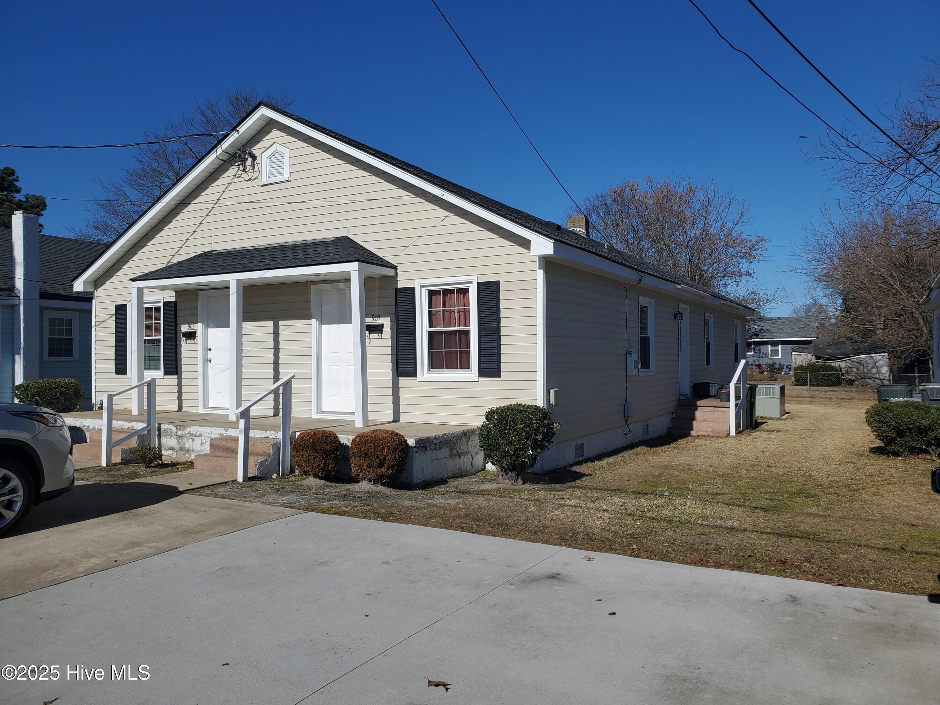 905 Edgerton Street Property Photo