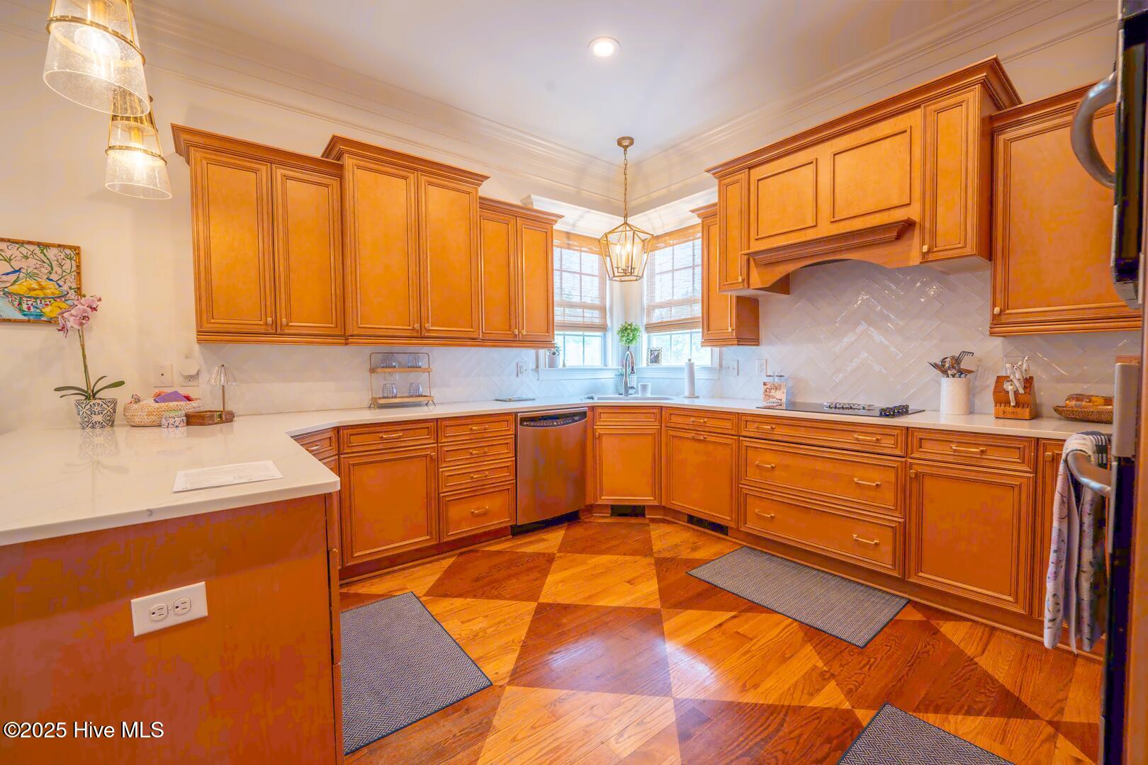 123 Lake Shore Drive Property Photo 14