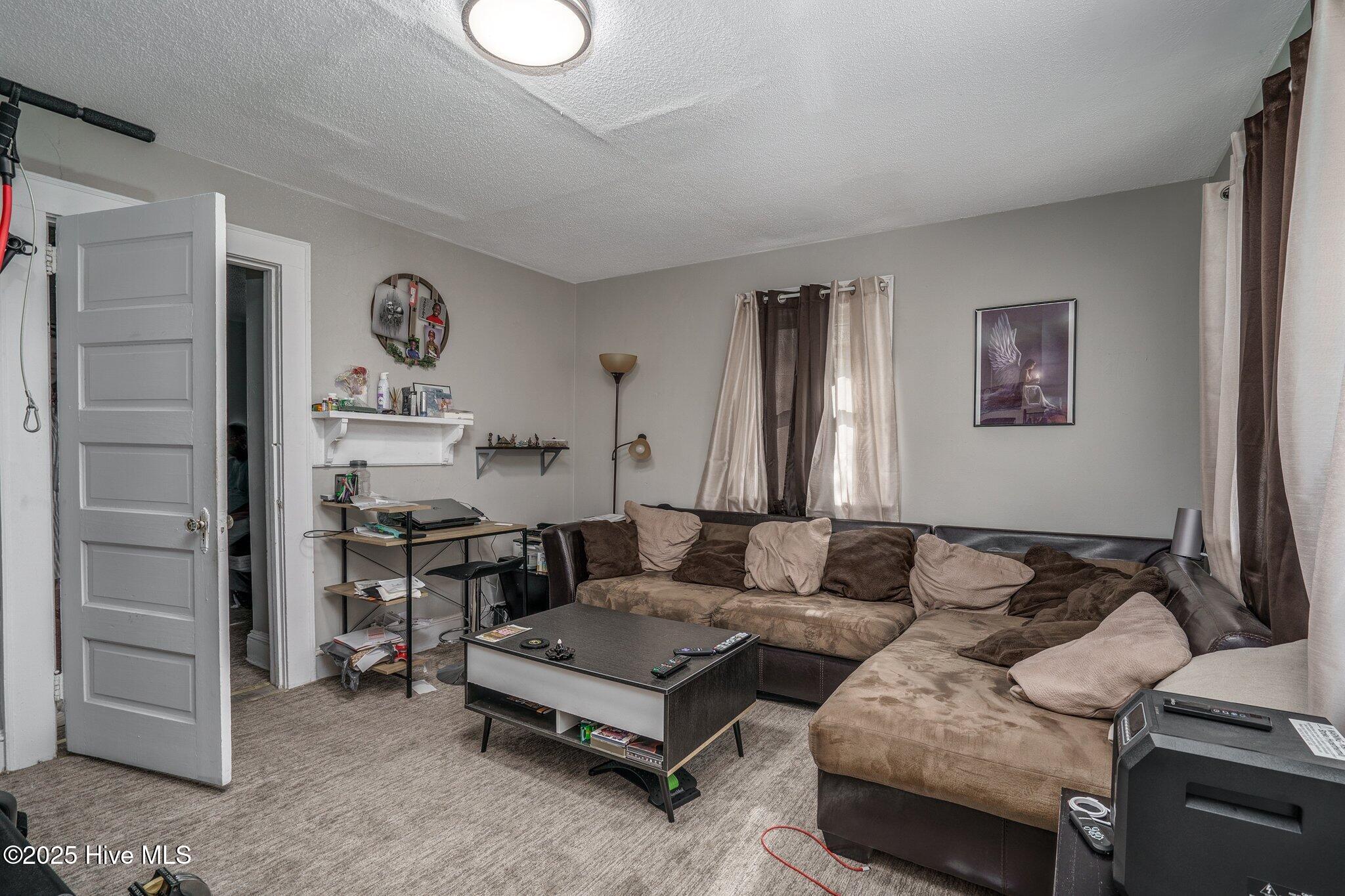 218 W Virginia Street Property Photo 4