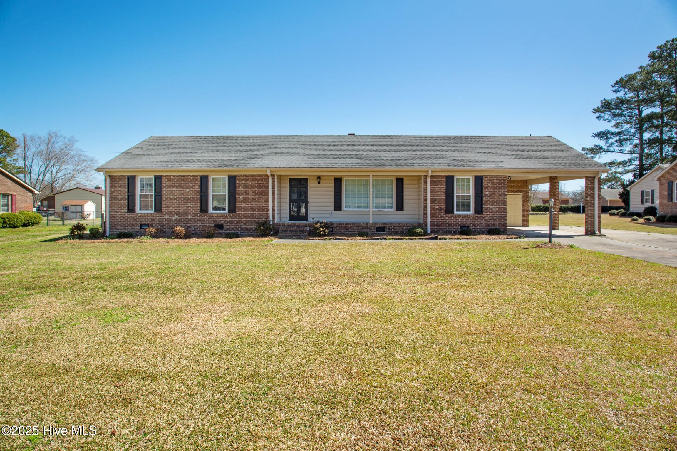 3007 Camelot Drive Property Photo 3