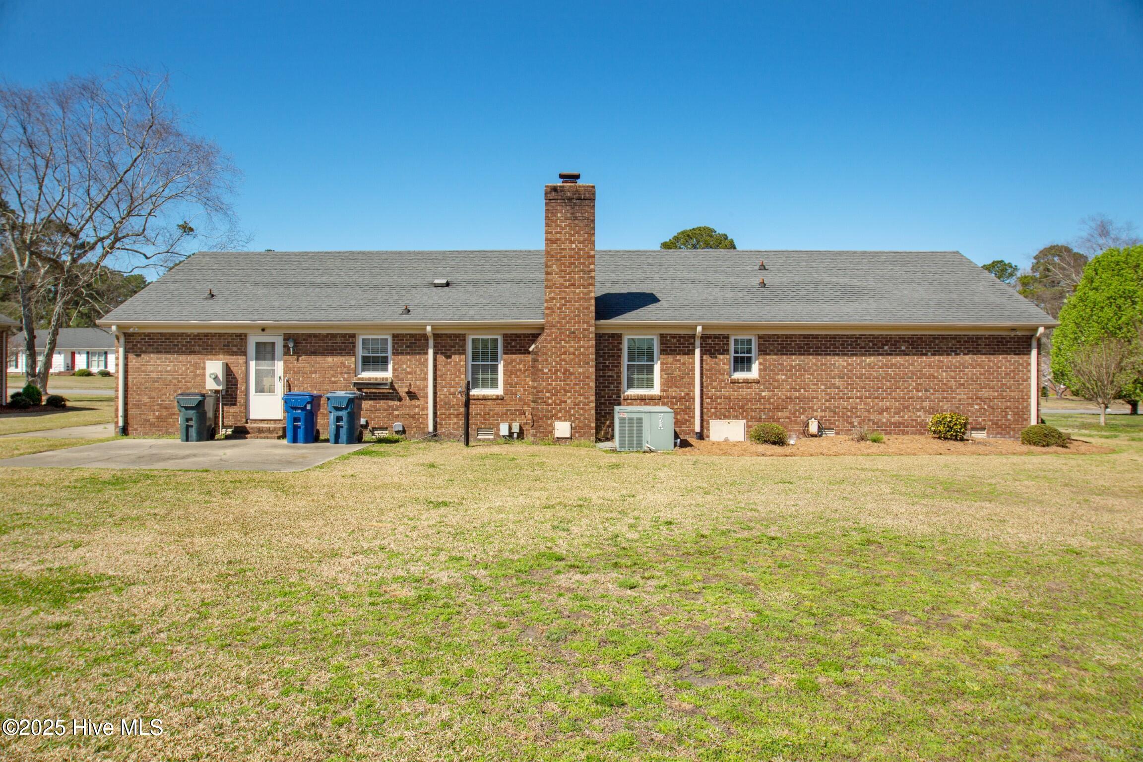 3007 Camelot Drive Property Photo 6