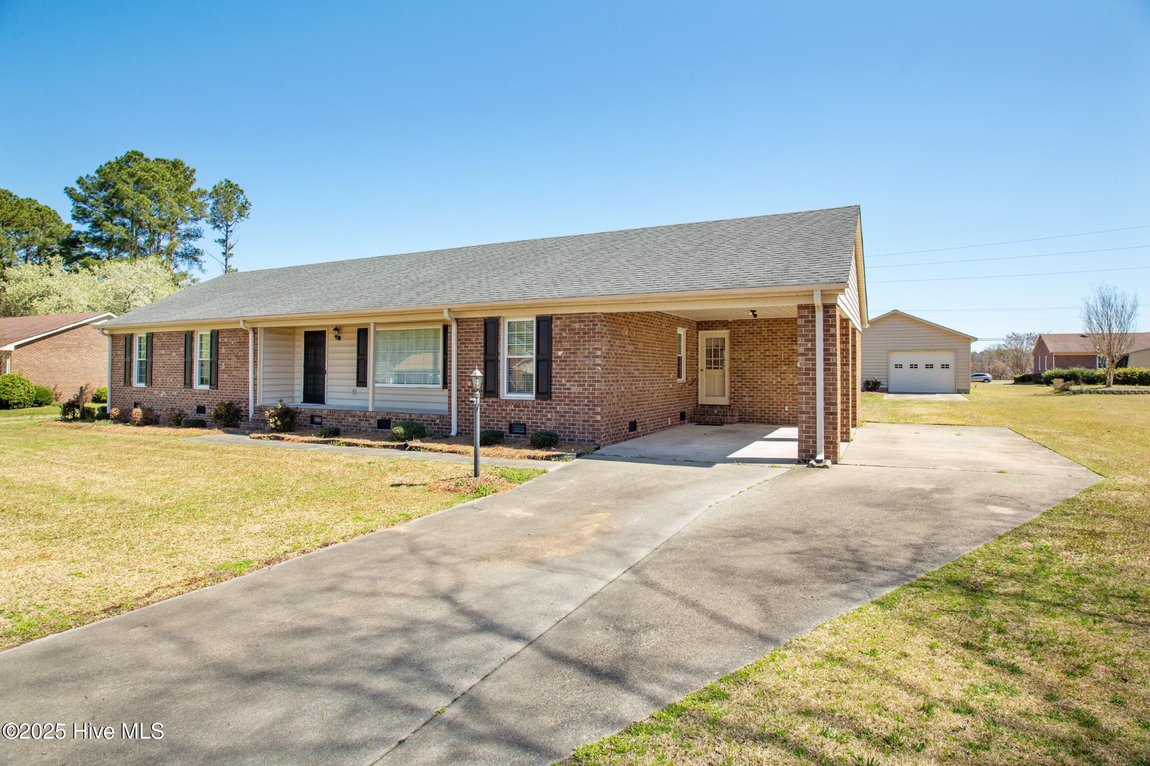 3007 Camelot Drive Property Photo 8