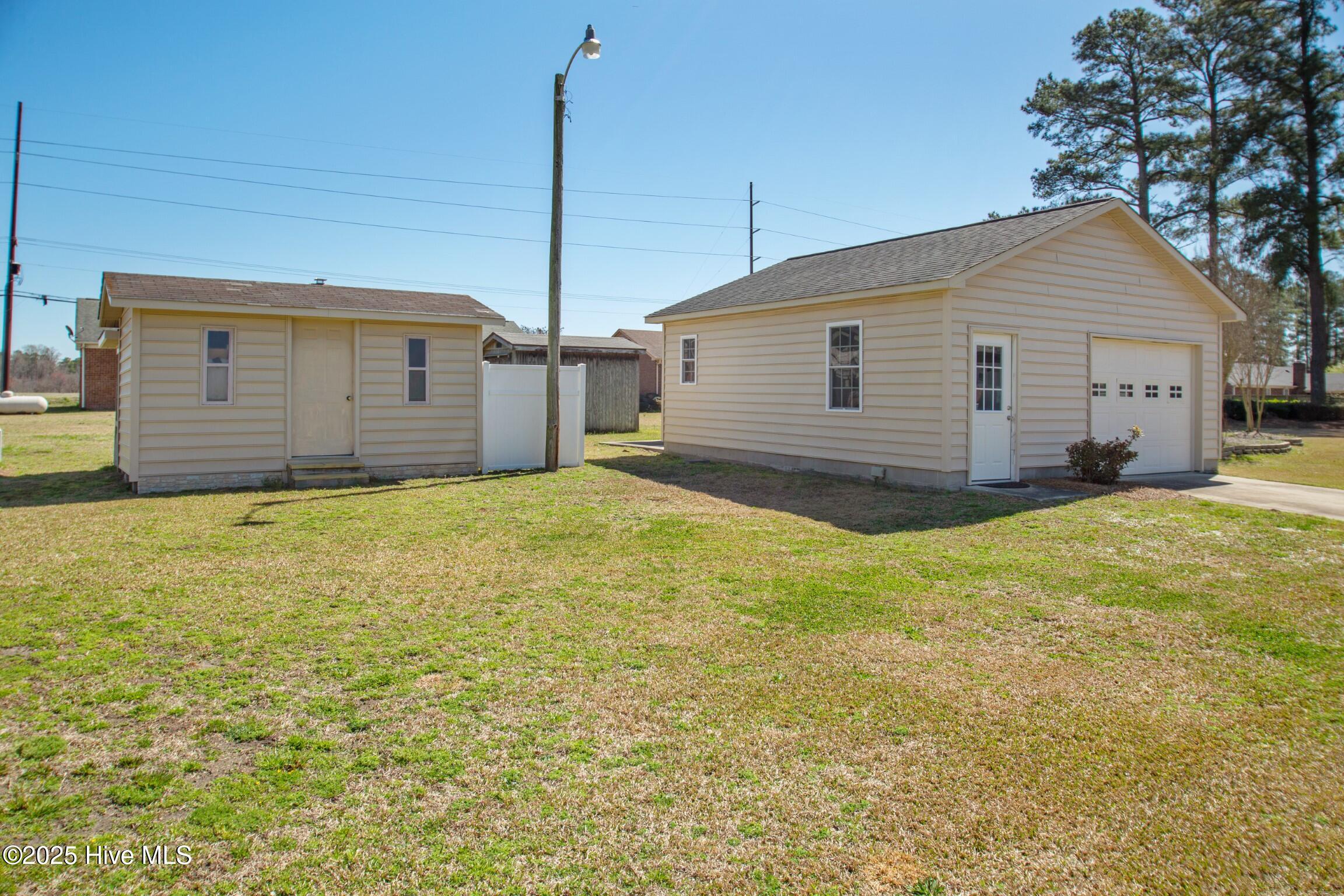 3007 Camelot Drive Property Photo 12
