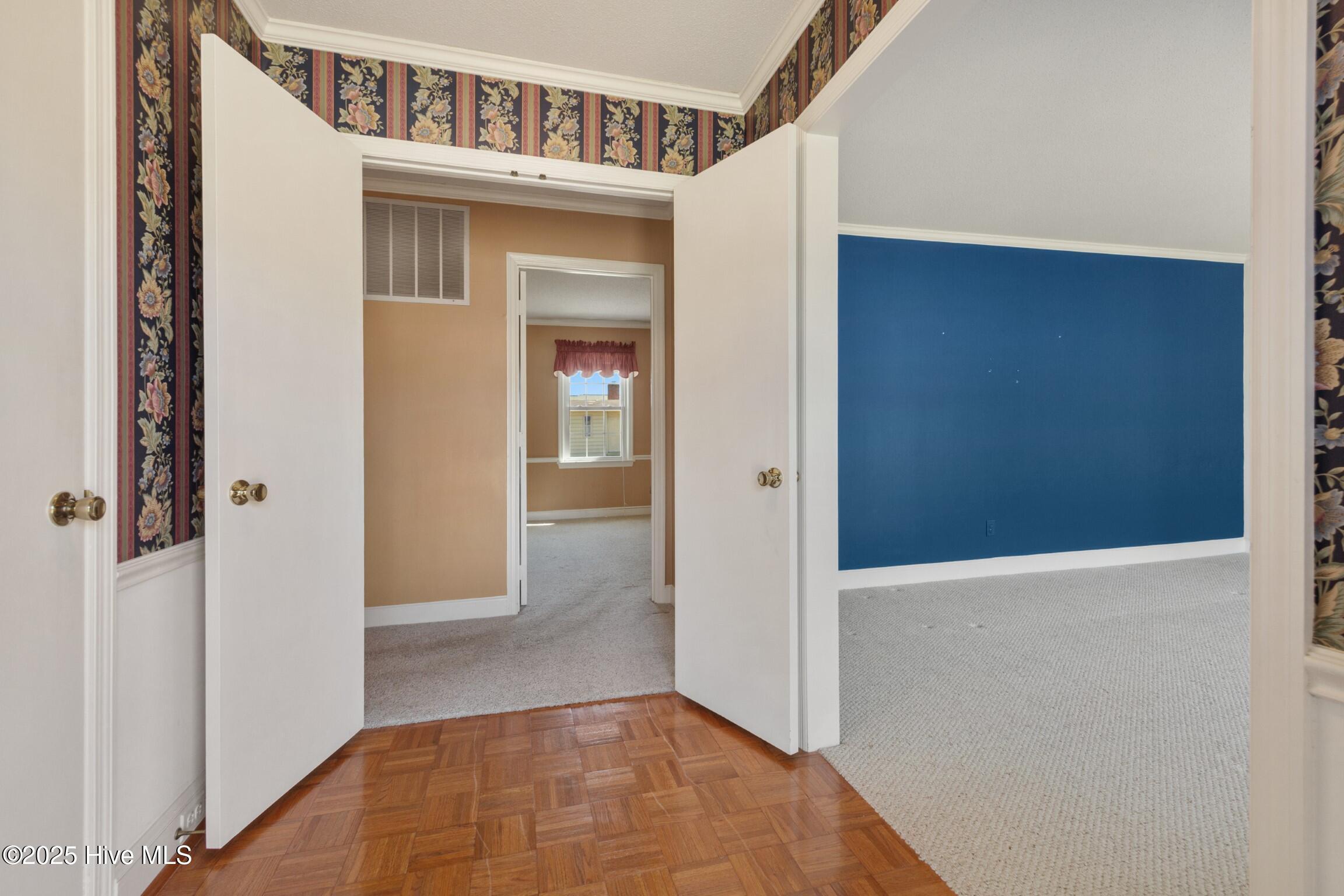 3007 Camelot Drive Property Photo 14
