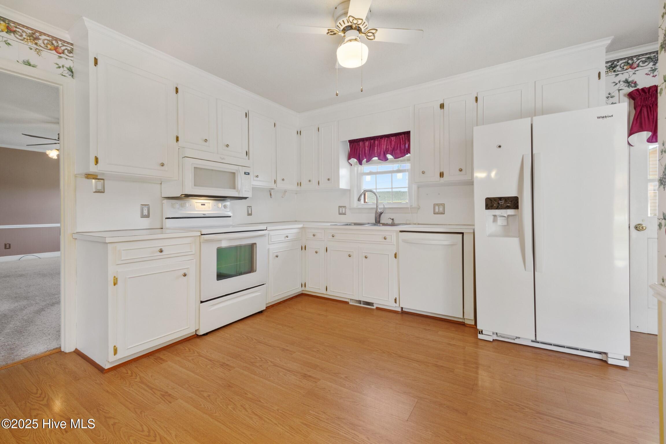3007 Camelot Drive Property Photo 22
