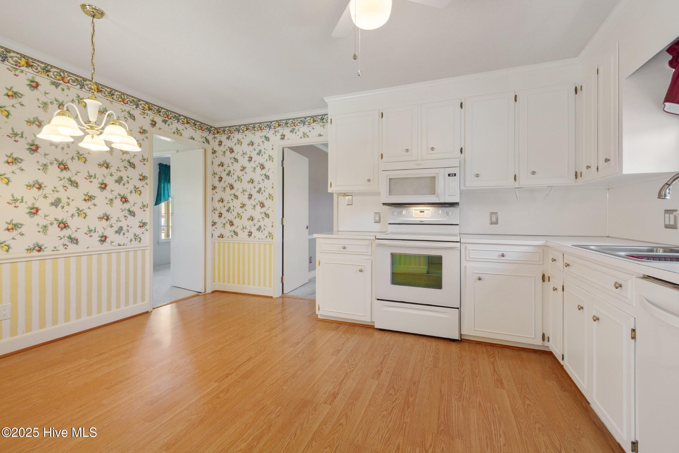 3007 Camelot Drive Property Photo 23