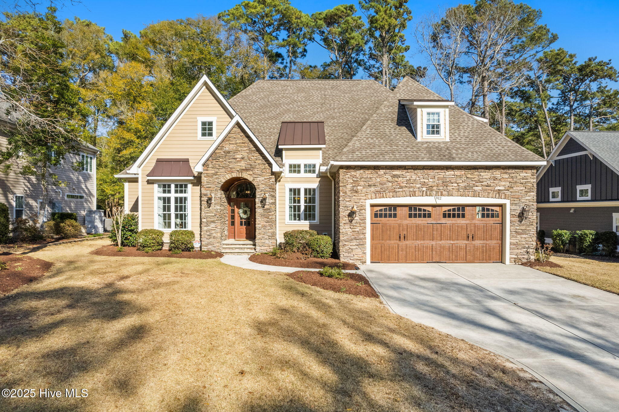912 Oyster Pointe Drive Property Photo