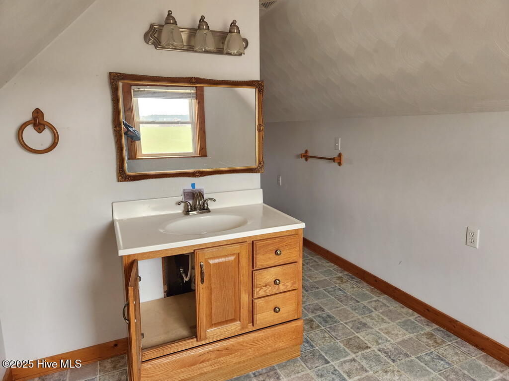 105 Hollowell Road Property Photo 8