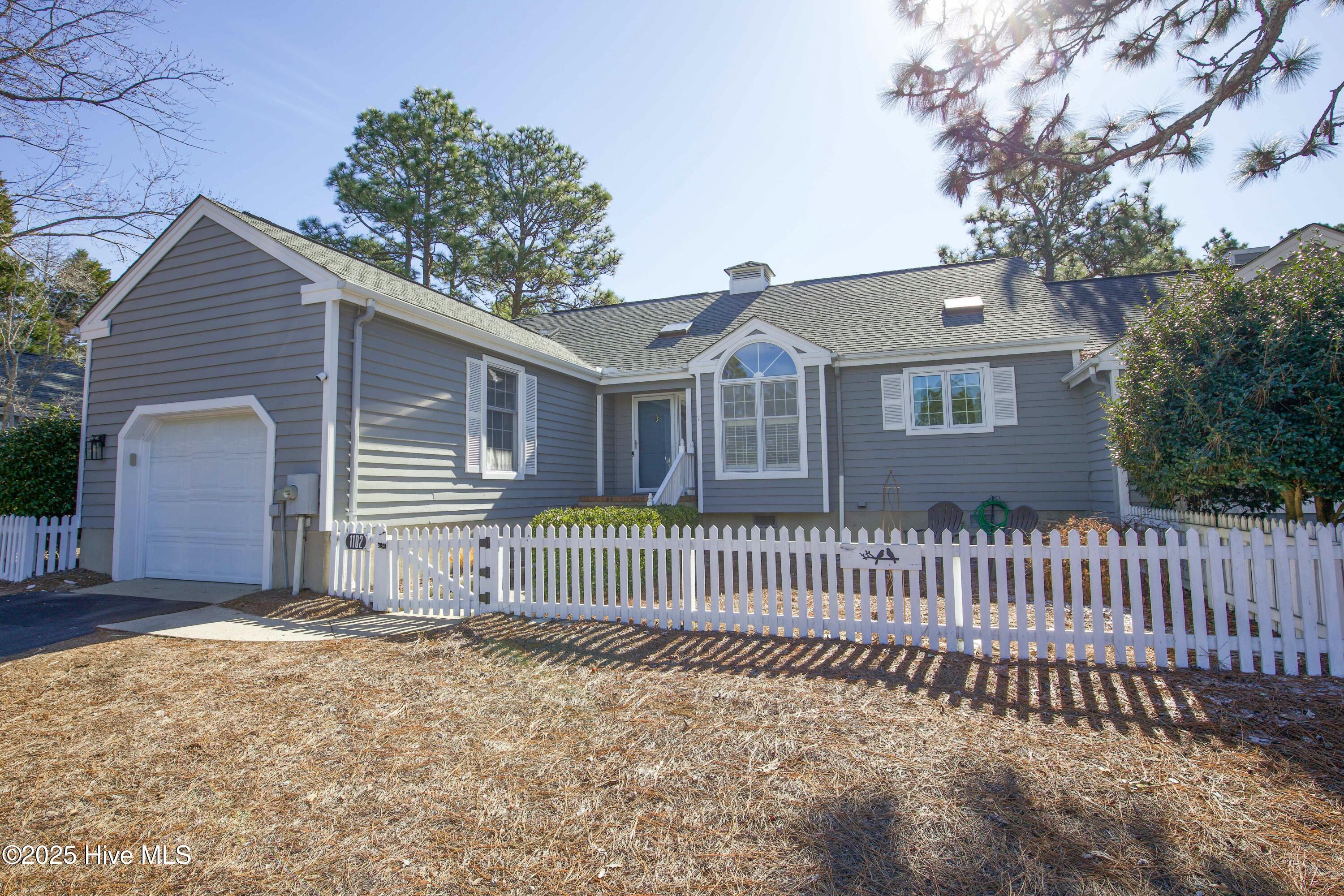 1102 Mount Washington Circle Property Photo 1