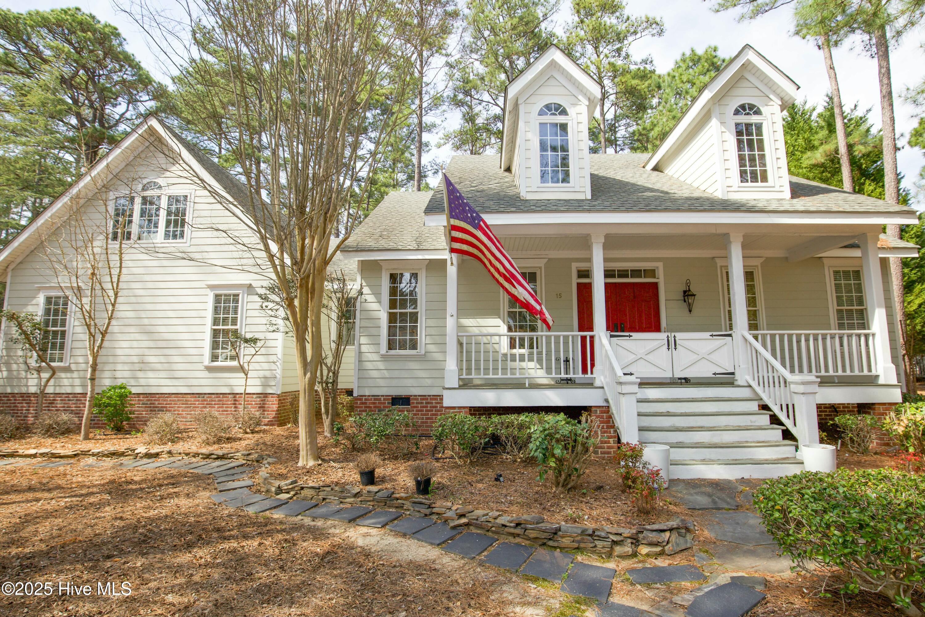 15 Gingham Lane Property Photo