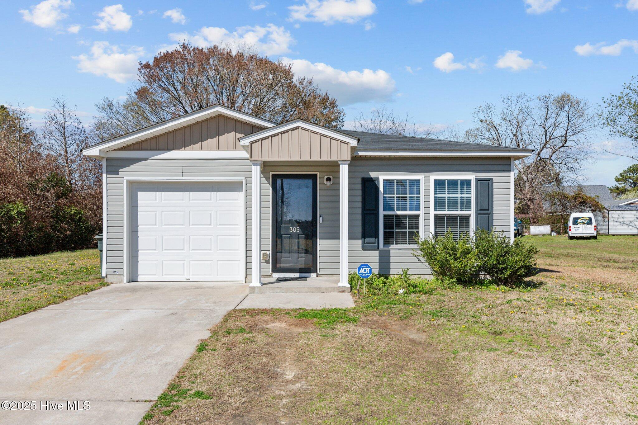 305 Academy Drive Property Photo