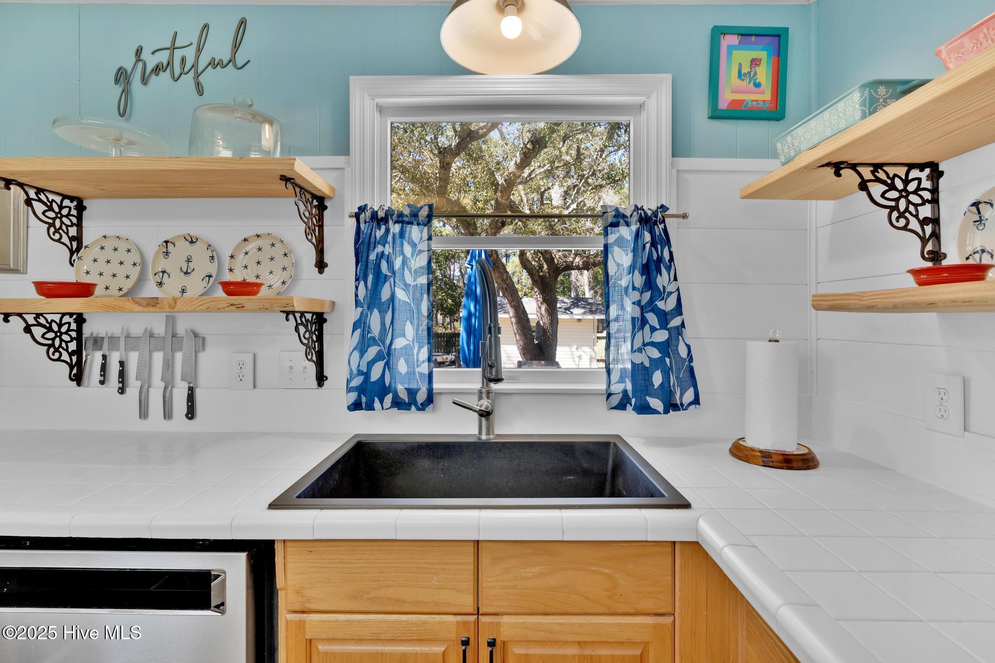 511 E Moore Street Property Photo 17