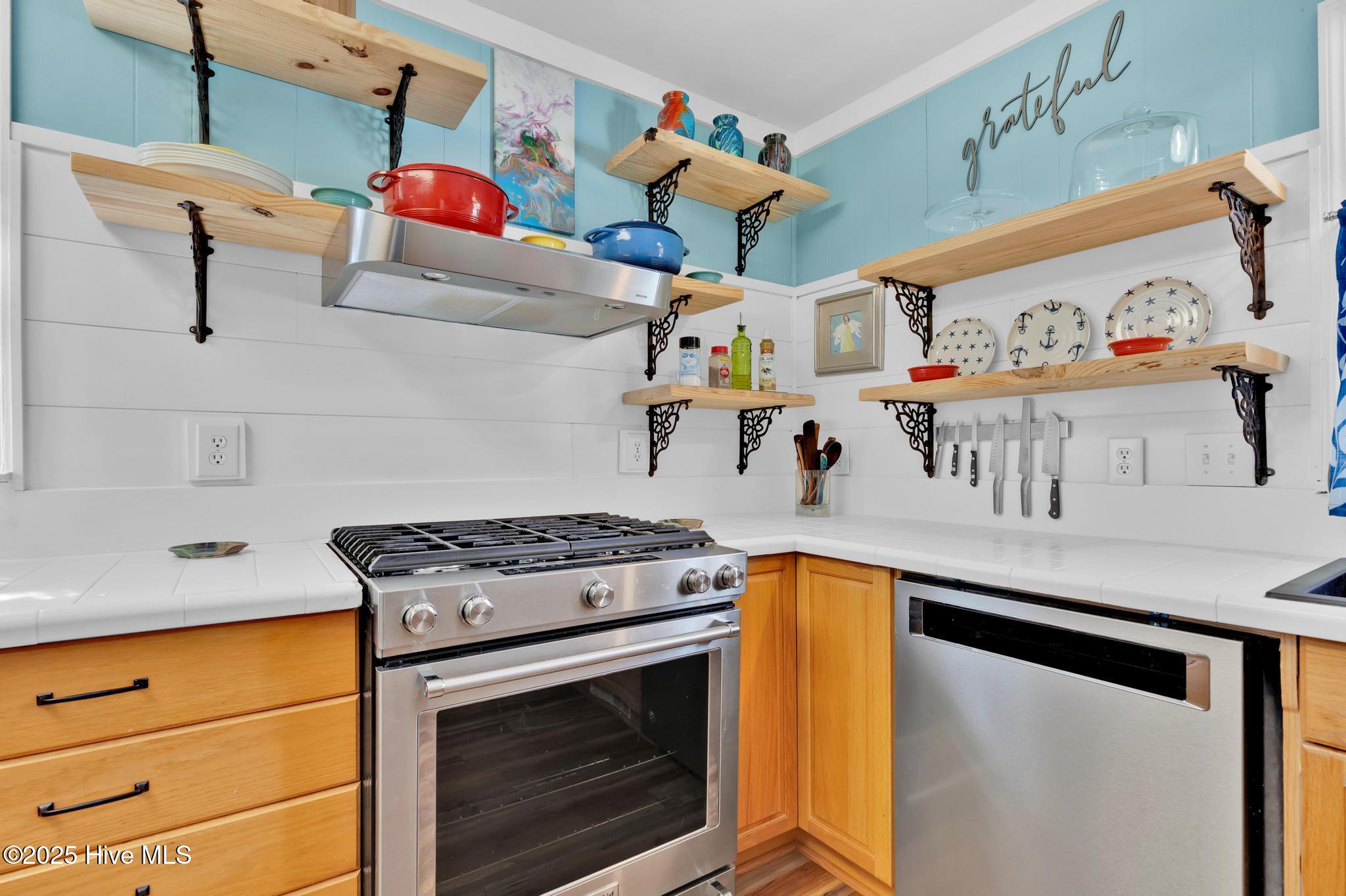 511 E Moore Street Property Photo 18