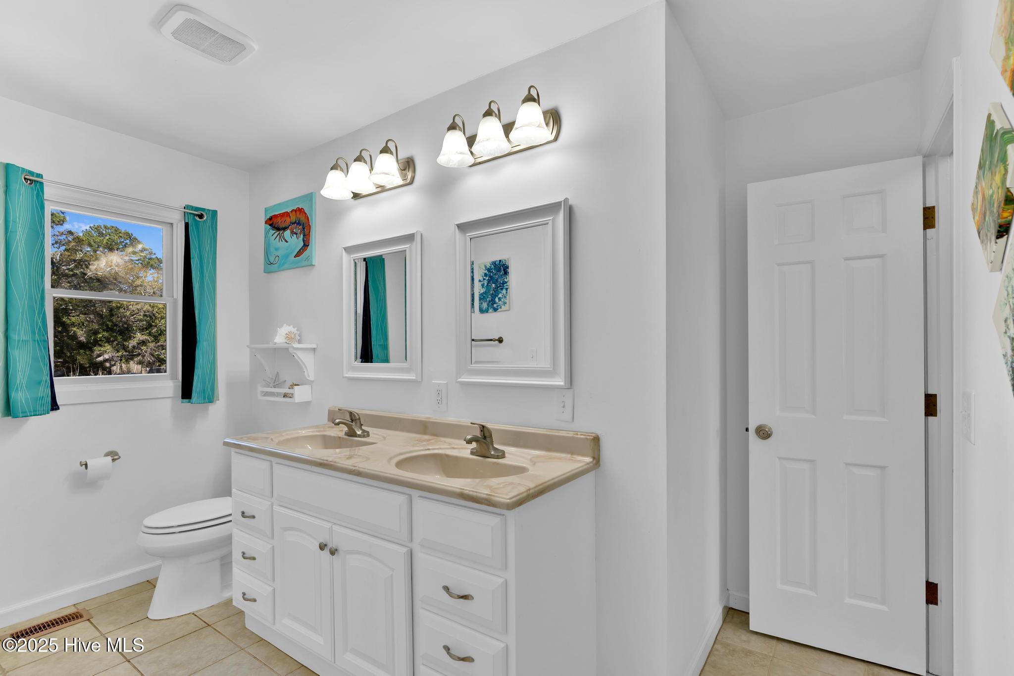 511 E Moore Street Property Photo 29