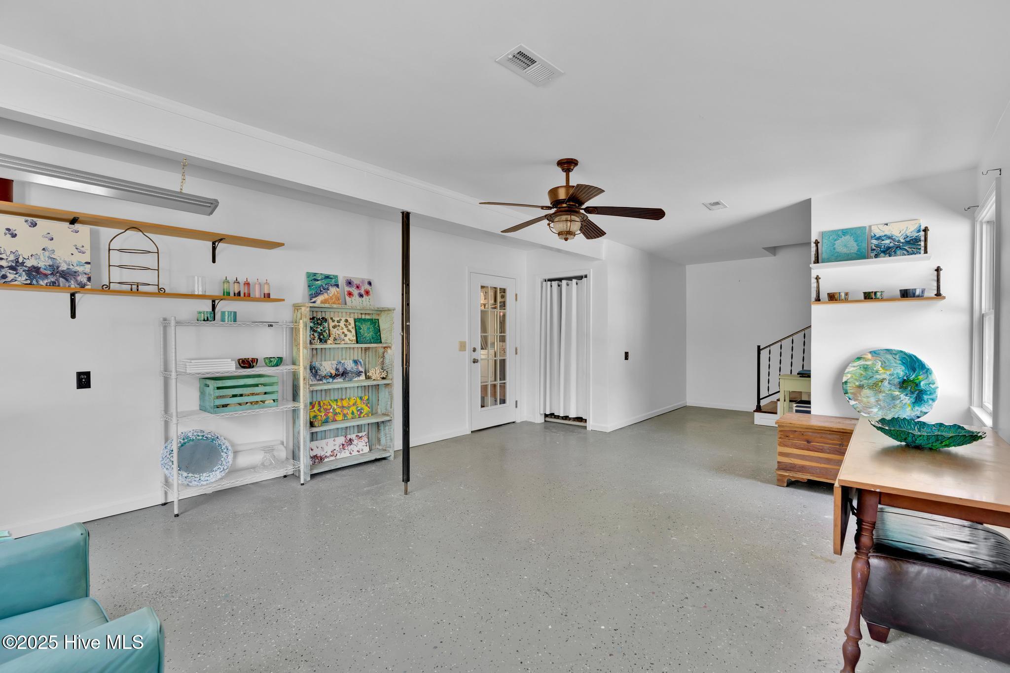 511 E Moore Street Property Photo 32