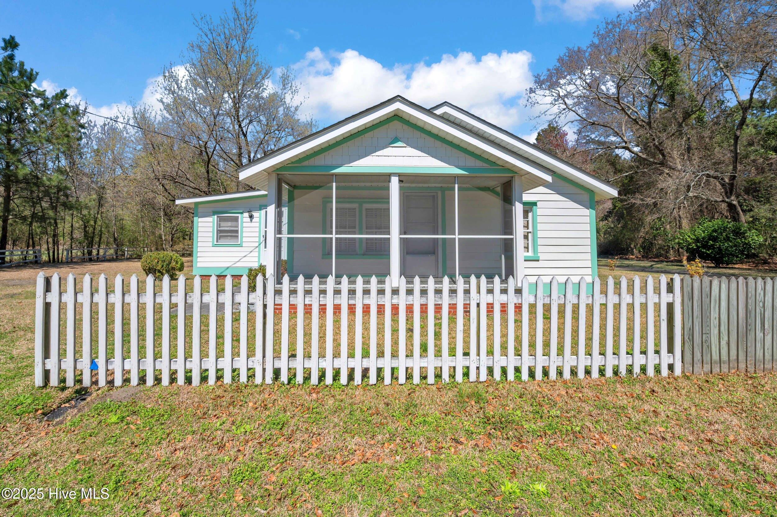 203 1st Street Property Photo