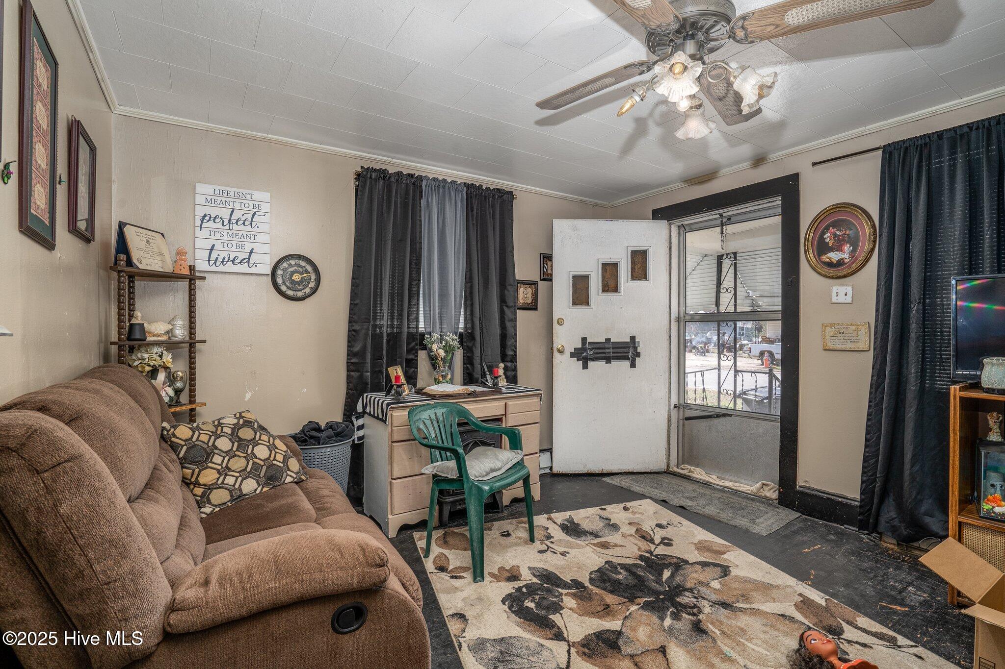 611 Park Avenue Property Photo 13