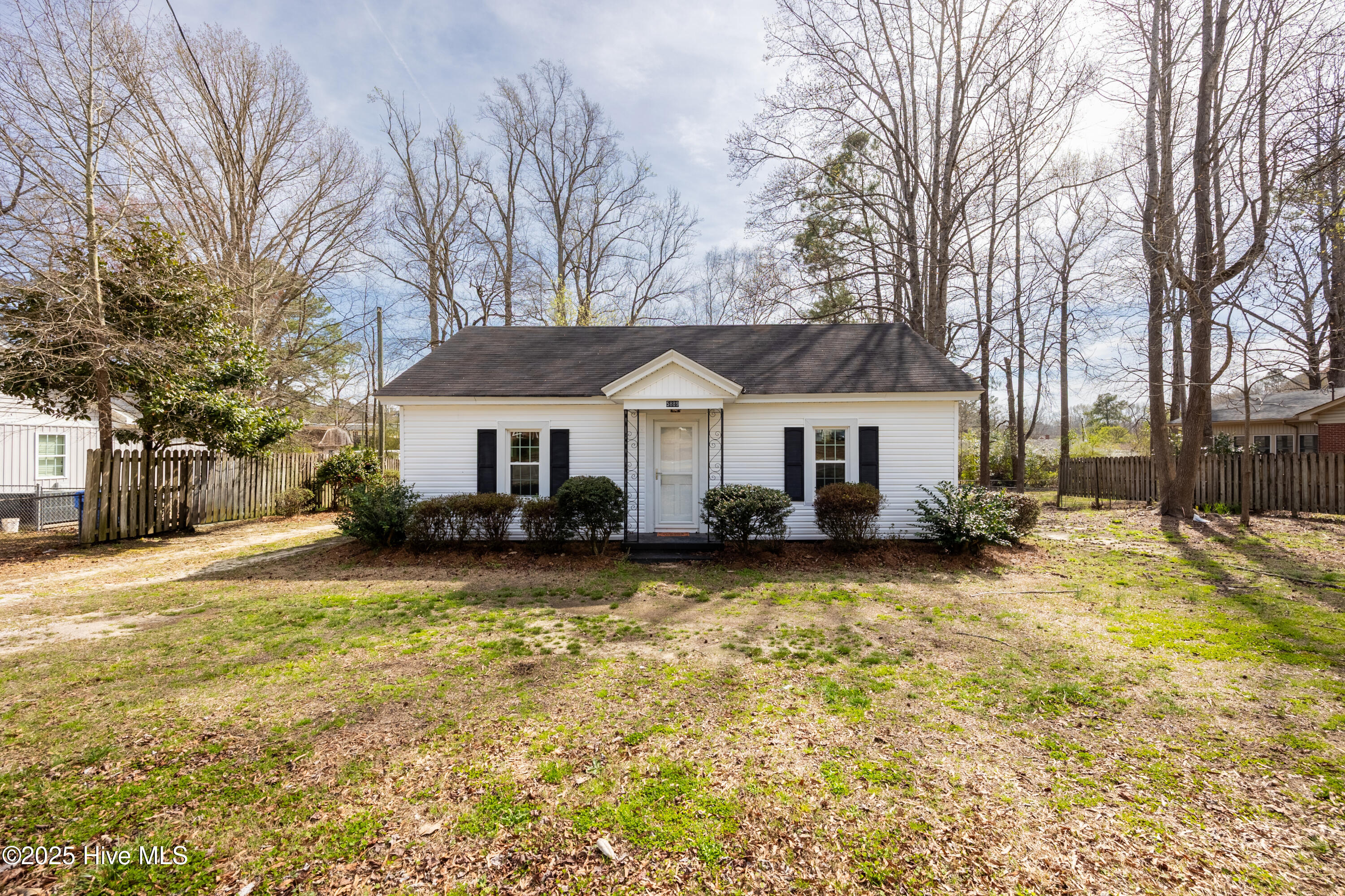 5889 Deans Street Property Photo
