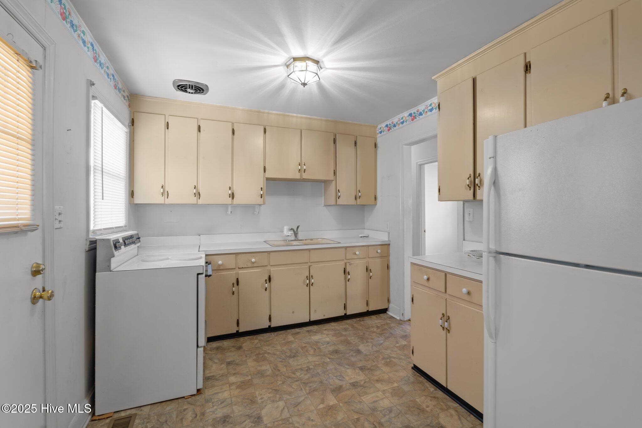 117 Elba Street Property Photo 3