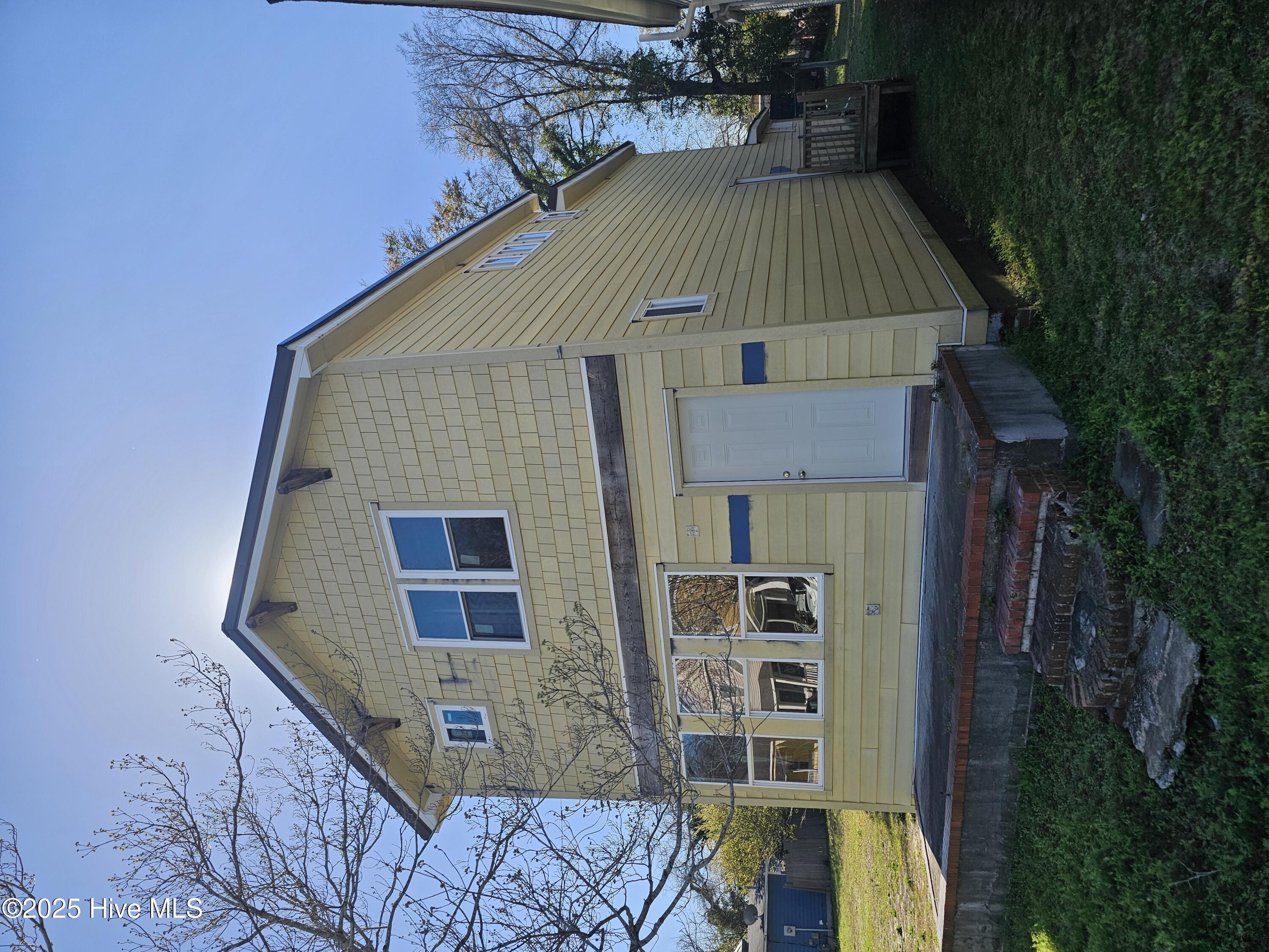 313 Anderson Street Property Photo