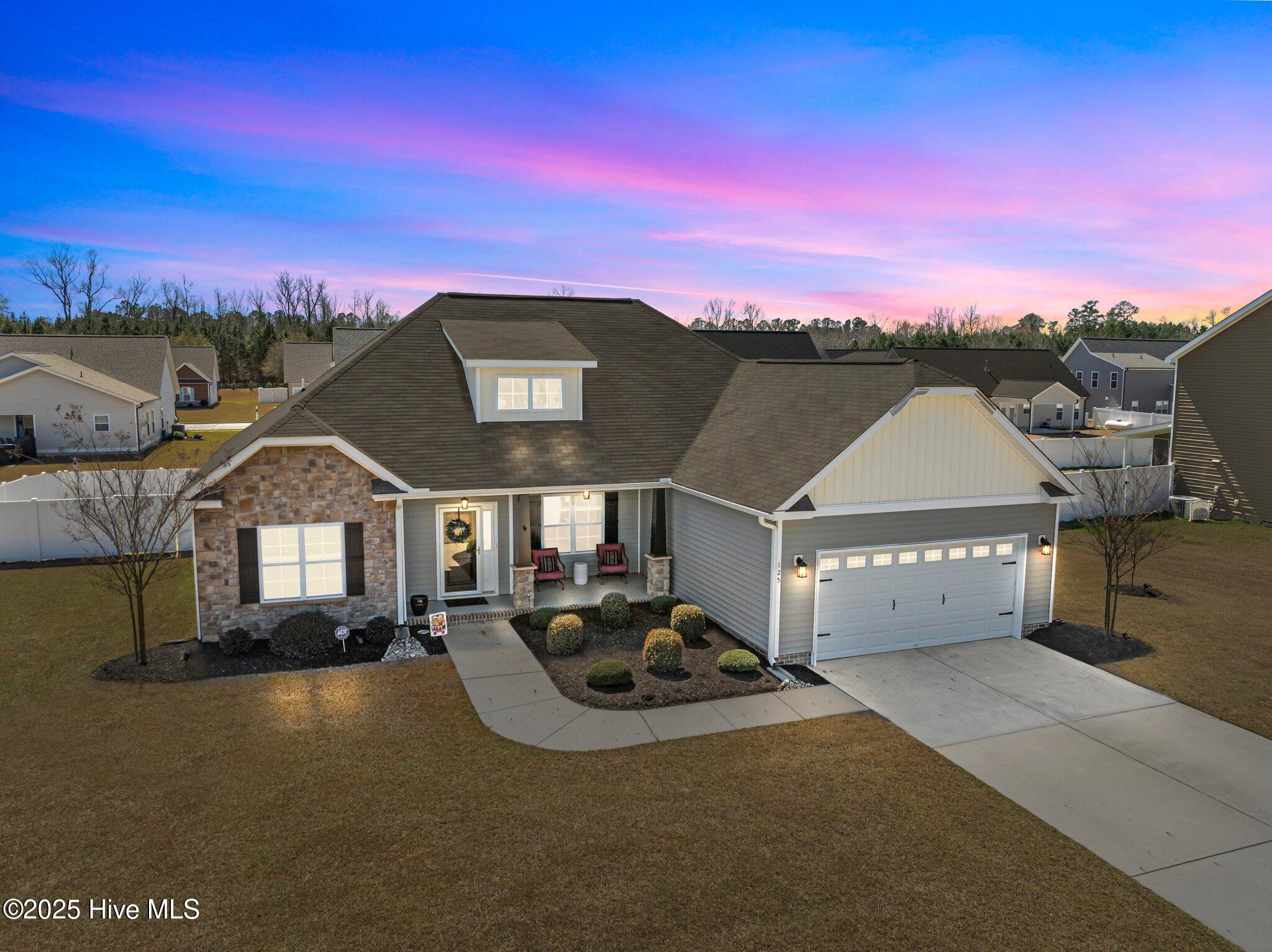 125 Loudon Court Property Photo