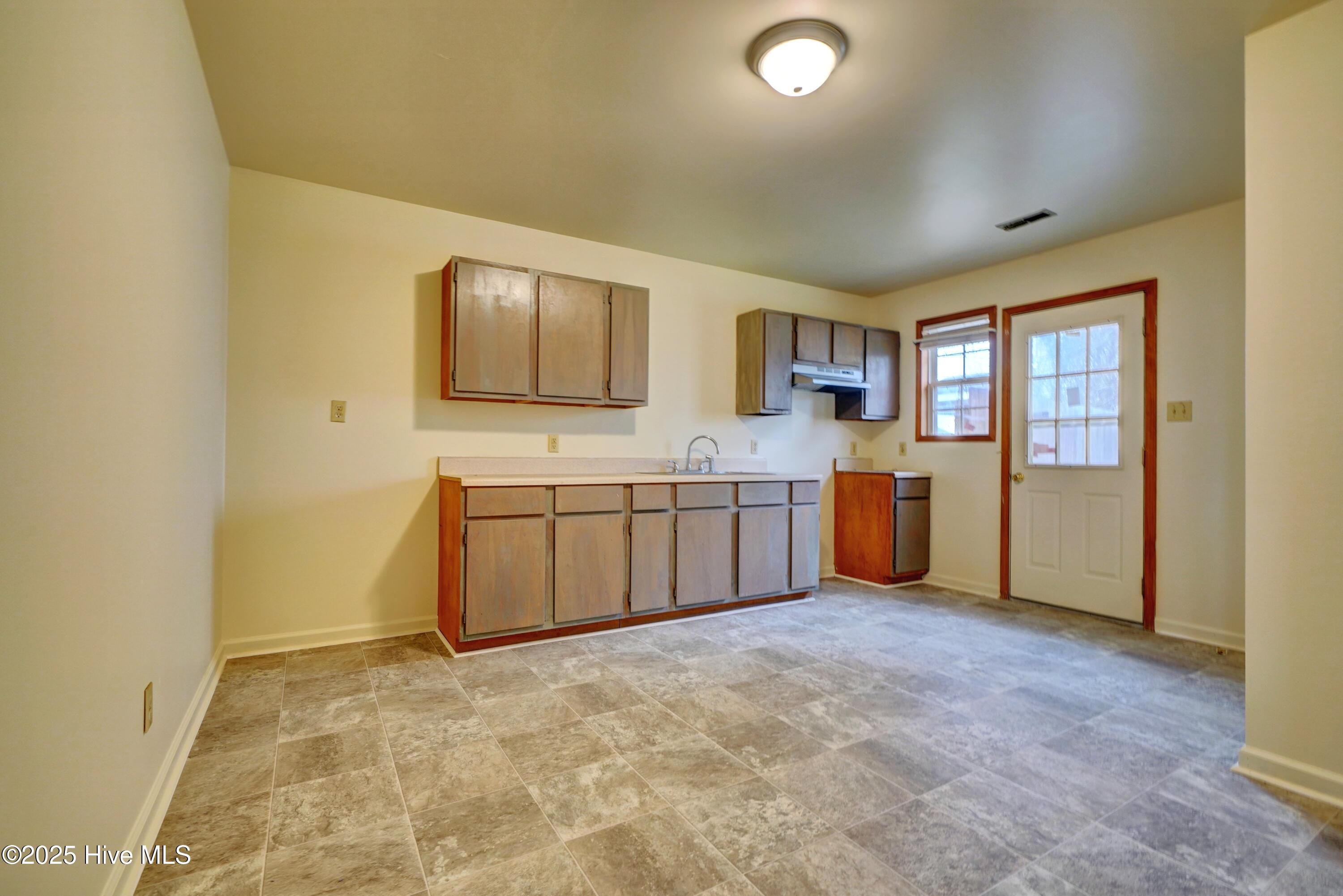 709 Parker Avenue Property Photo 6