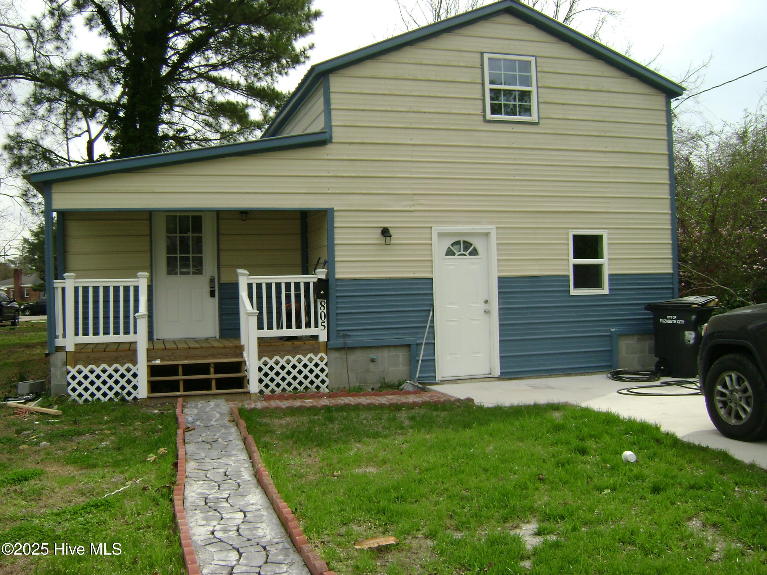 805 Price Street Property Photo